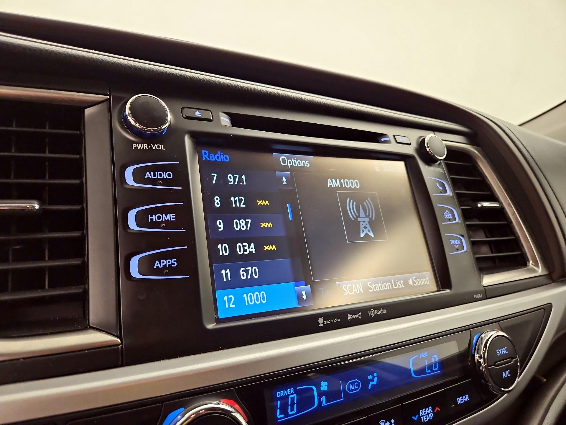 Thumbnail: 2016 Toyota Highlander - 15