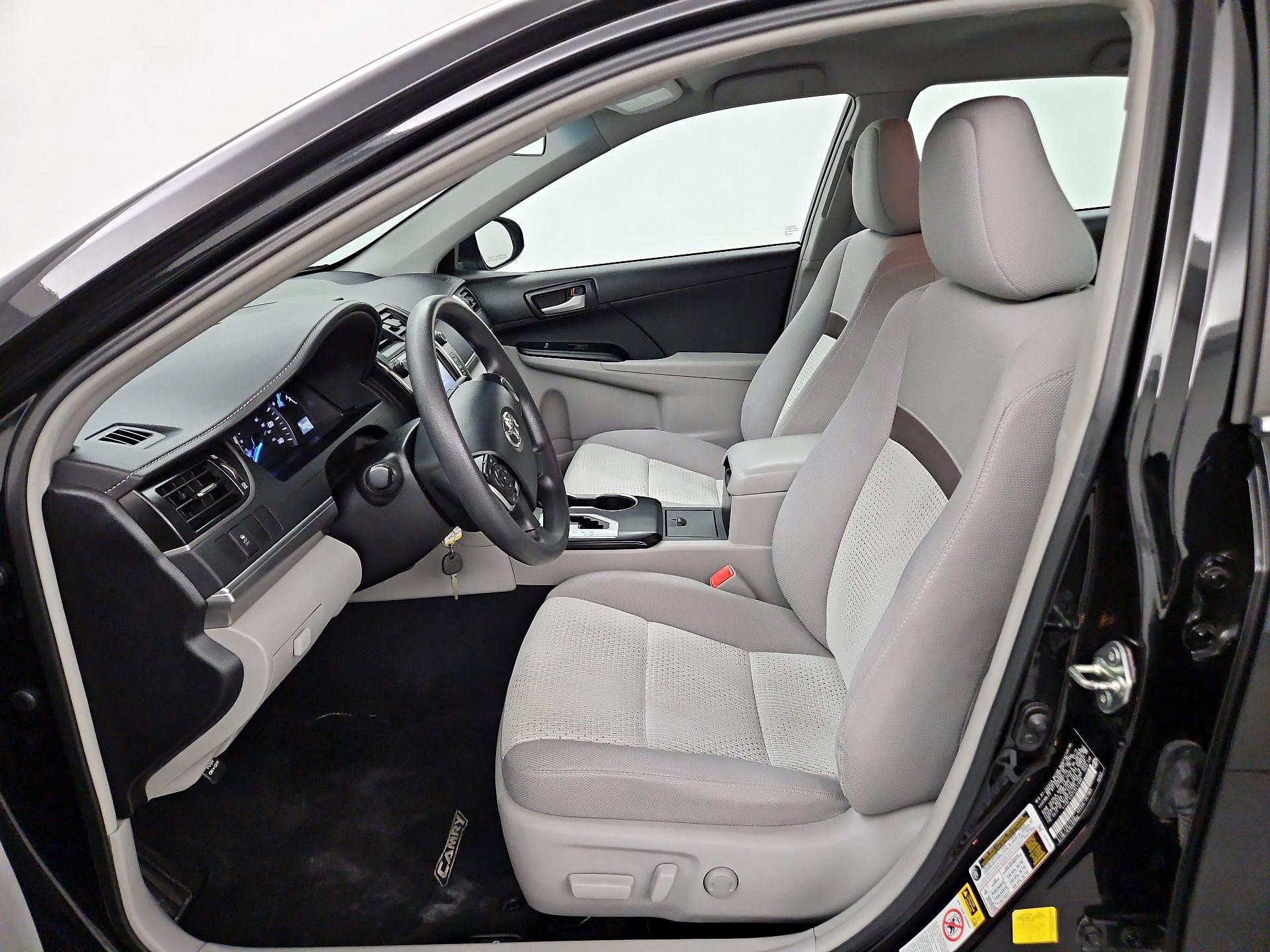 Thumbnail: 2014 Toyota Camry - 11