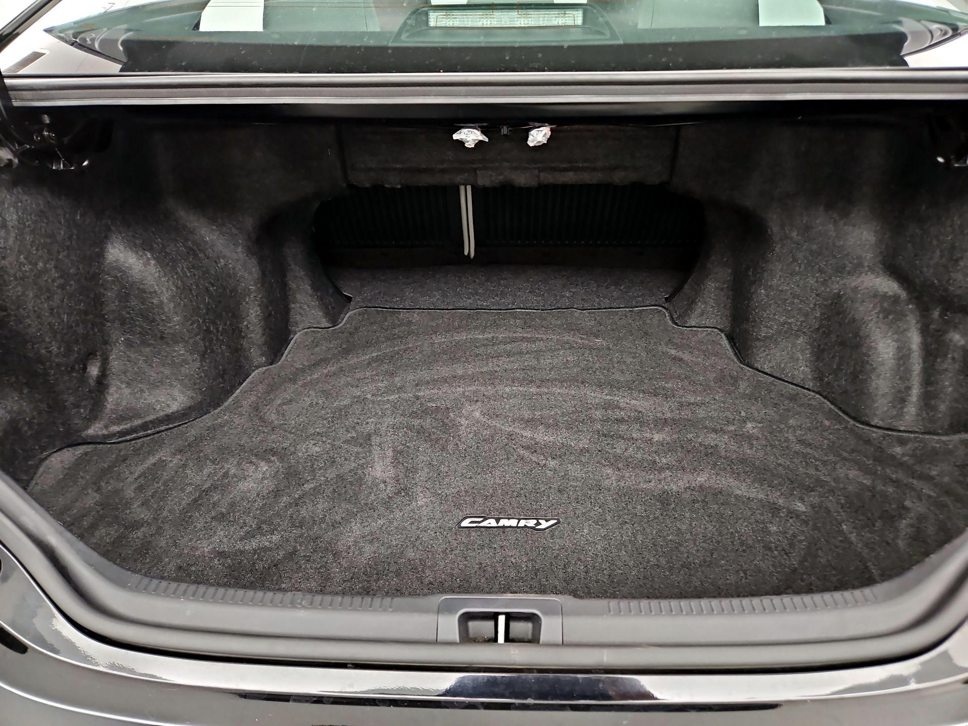 Thumbnail: 2014 Toyota Camry - 20