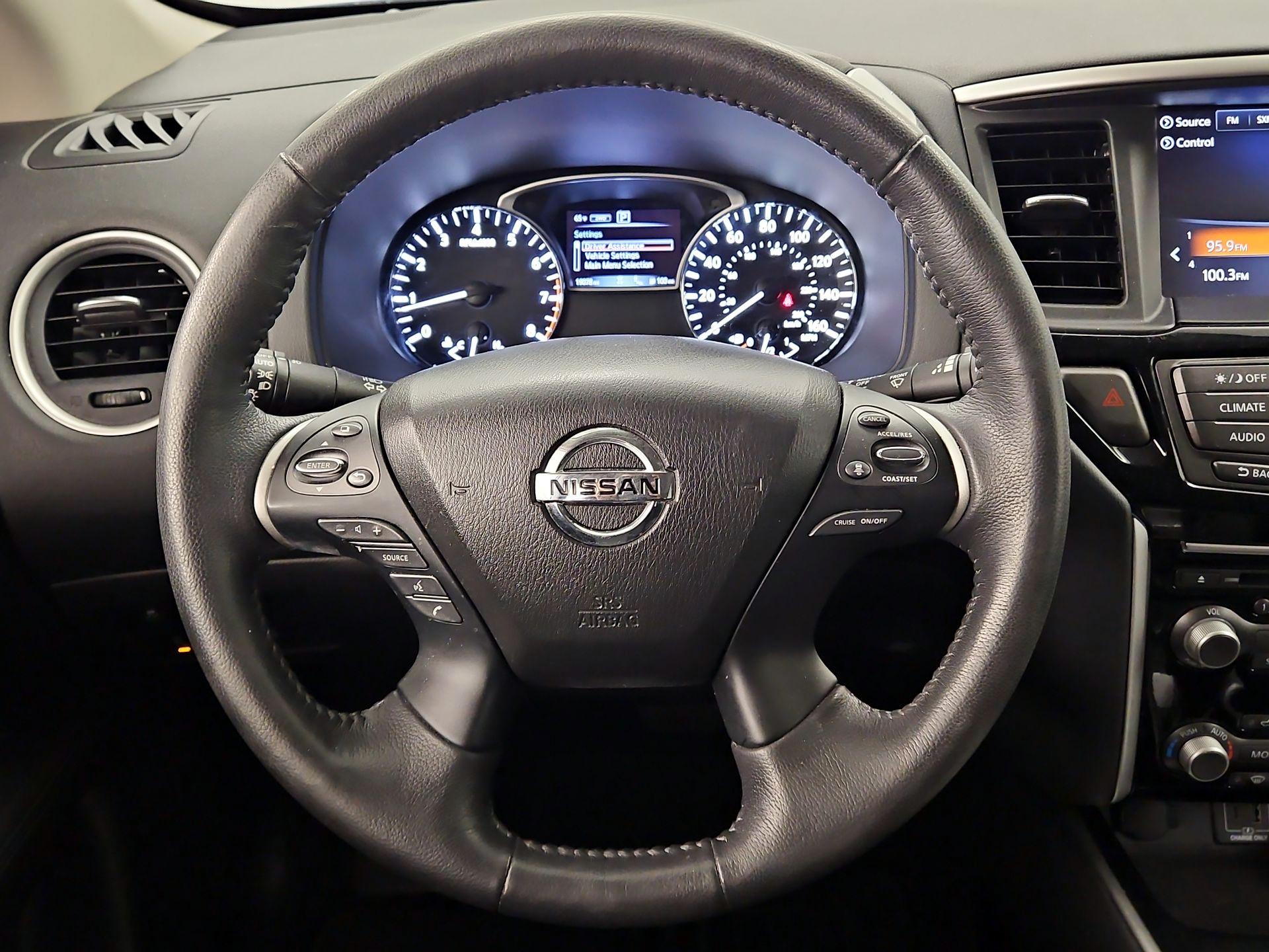 Thumbnail: 2019 Nissan Pathfinder - 10