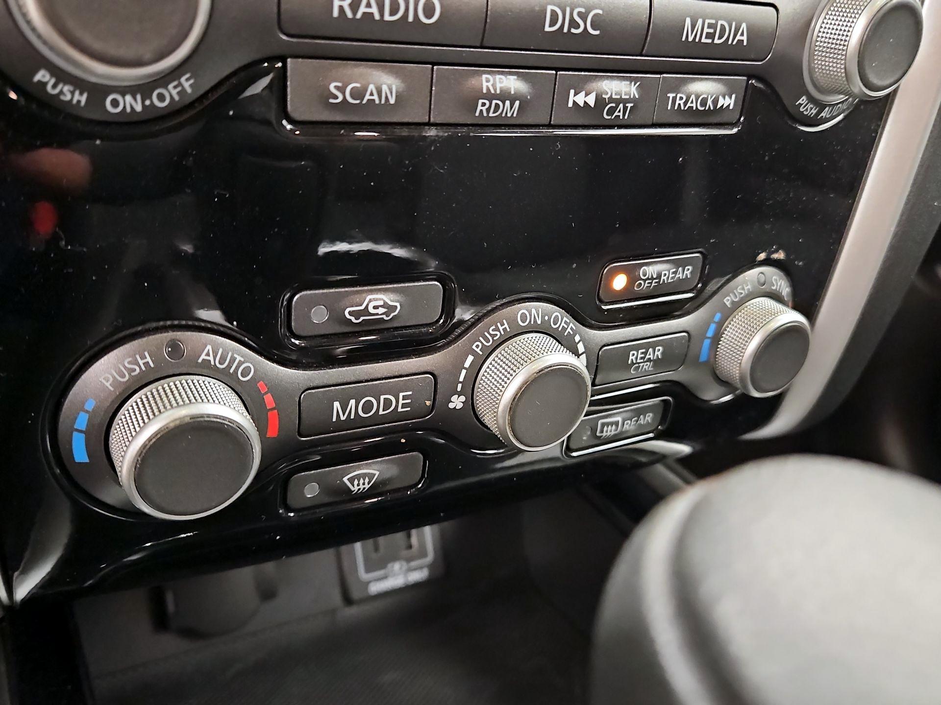 Thumbnail: 2019 Nissan Pathfinder - 16