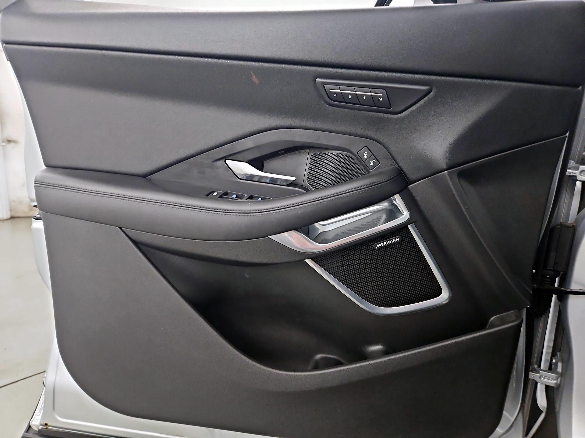Thumbnail: 2019 Jaguar E-Pace - 12
