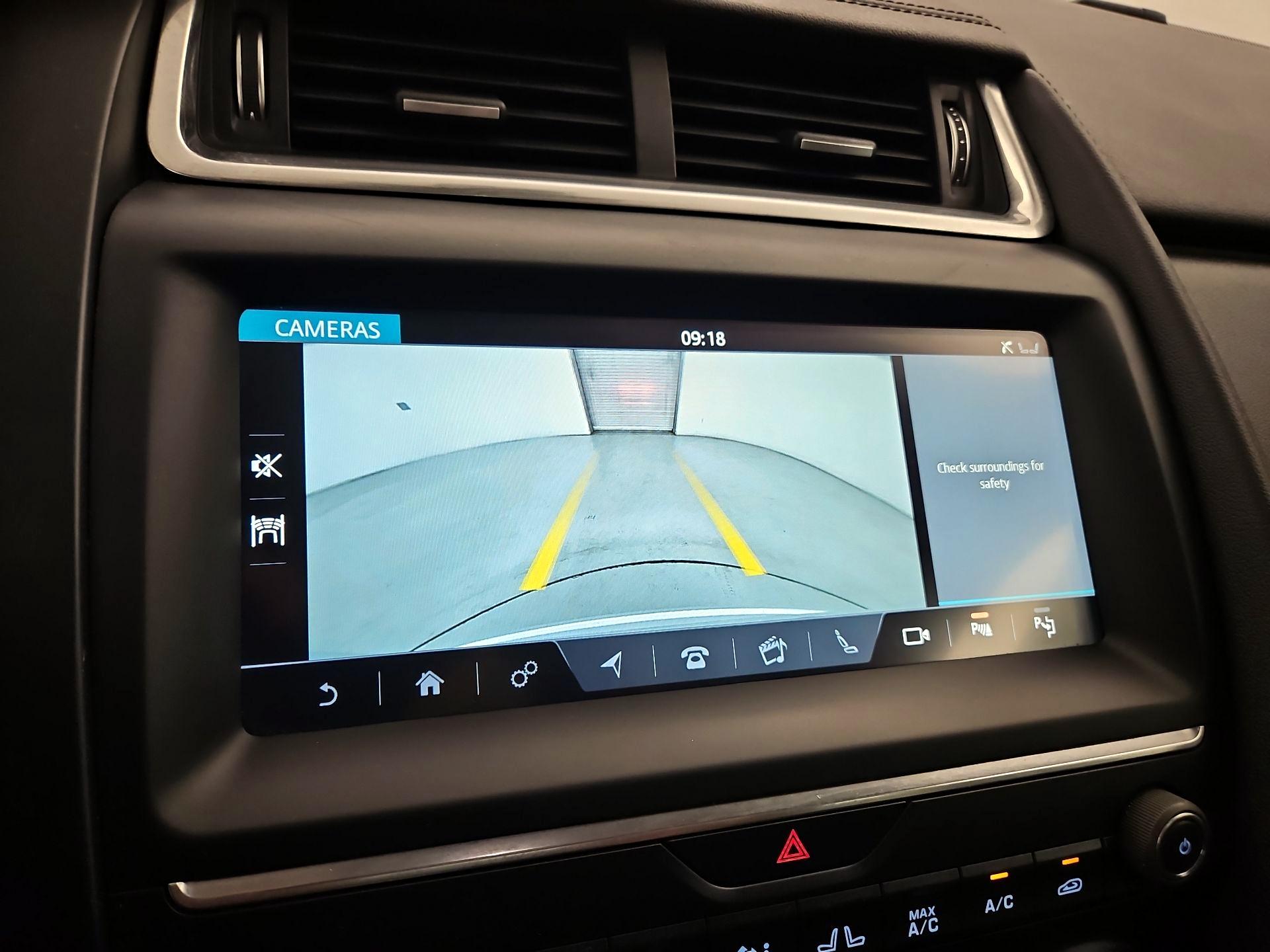 Thumbnail: 2019 Jaguar E-Pace - 15