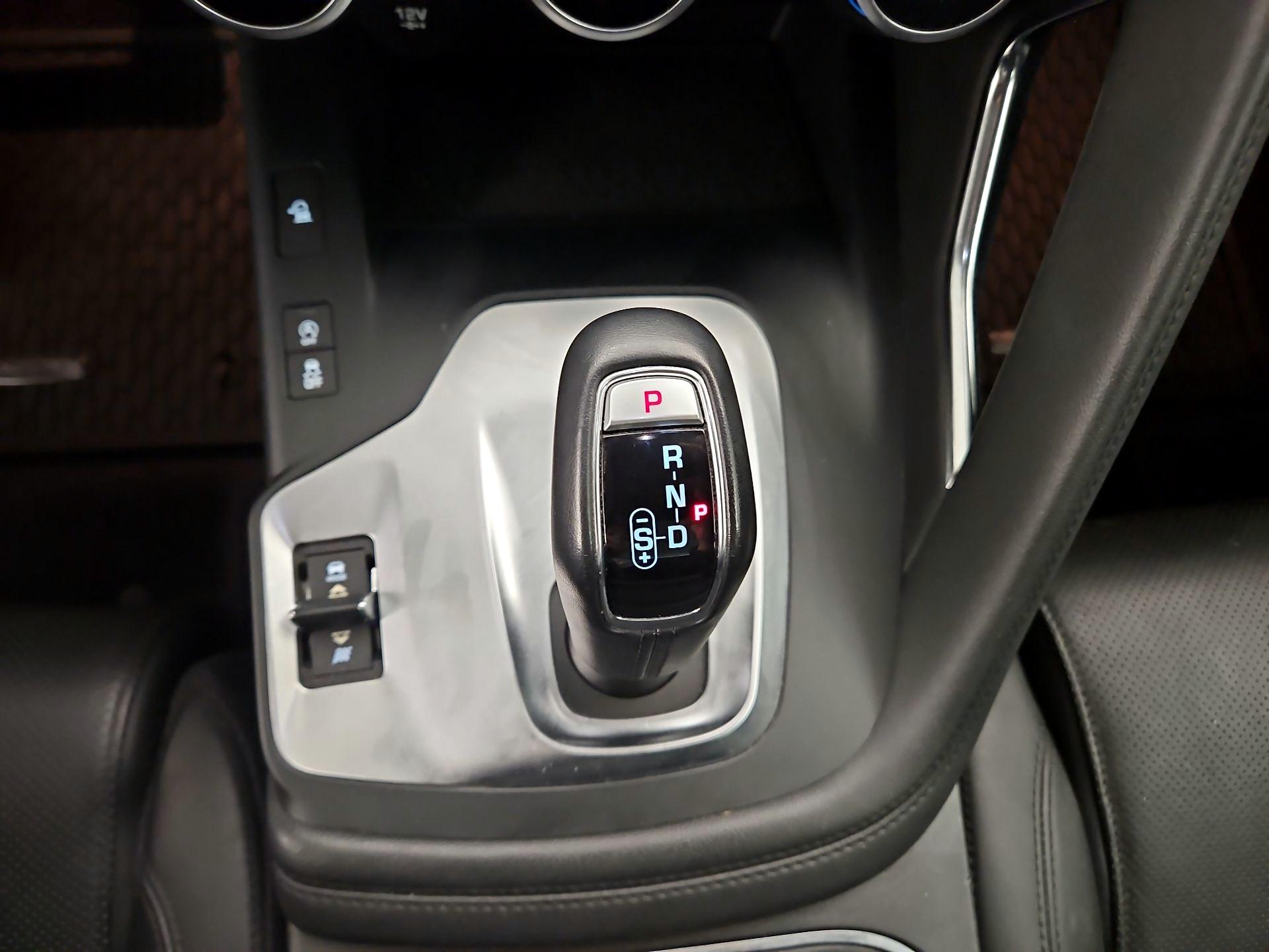 Thumbnail: 2019 Jaguar E-Pace - 18