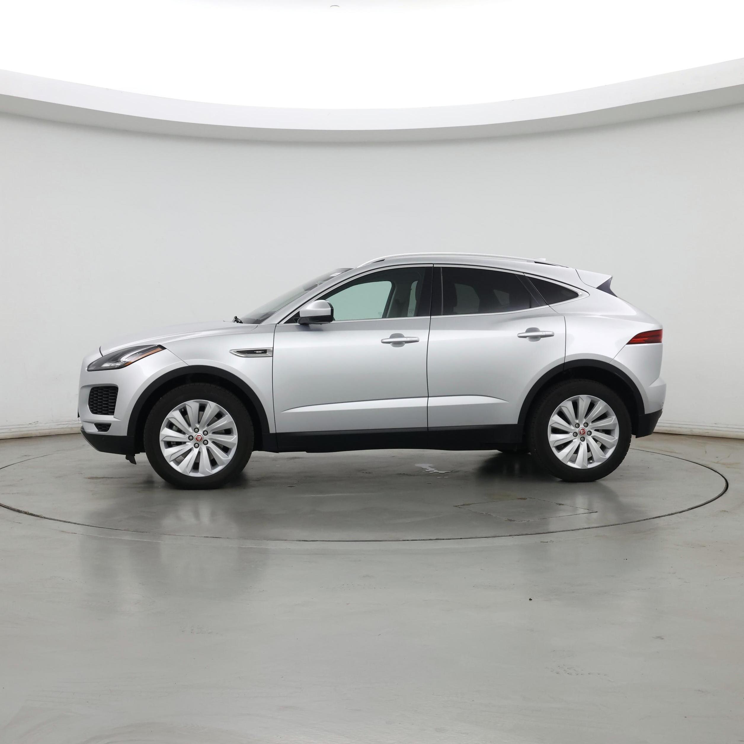 Thumbnail: 2019 Jaguar E-Pace - 3