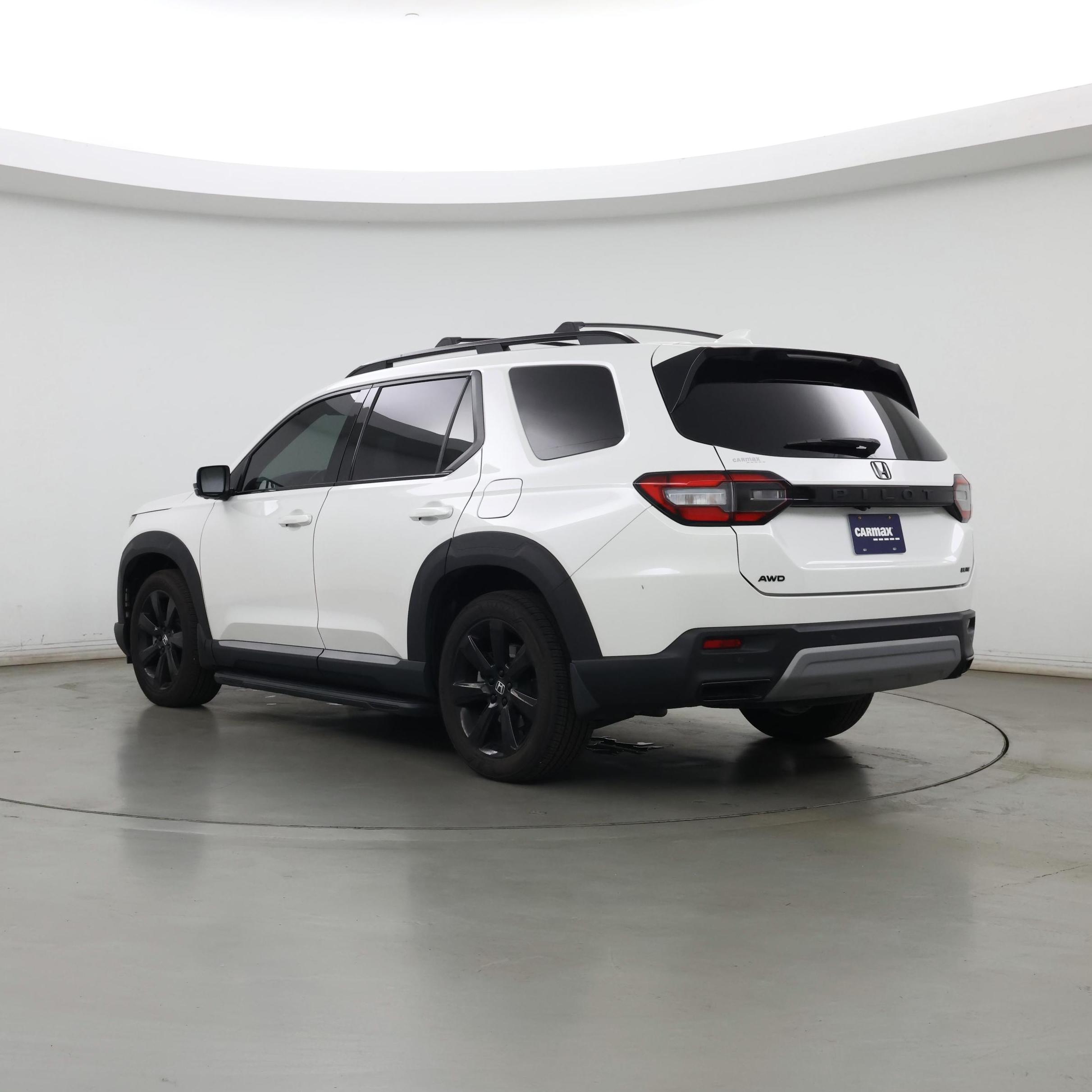 Thumbnail: 2023 Honda Pilot - 2