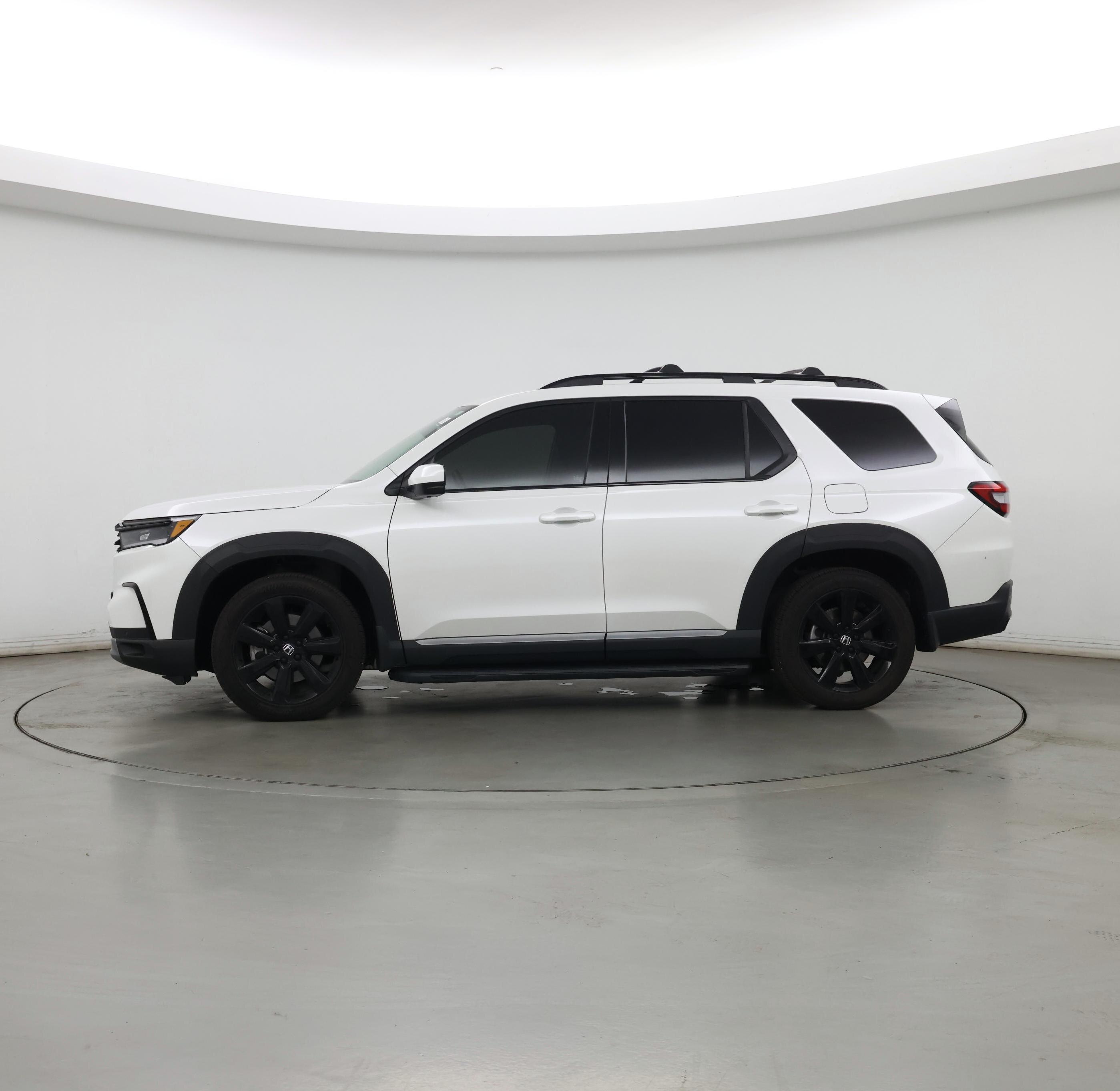 Thumbnail: 2023 Honda Pilot - 3