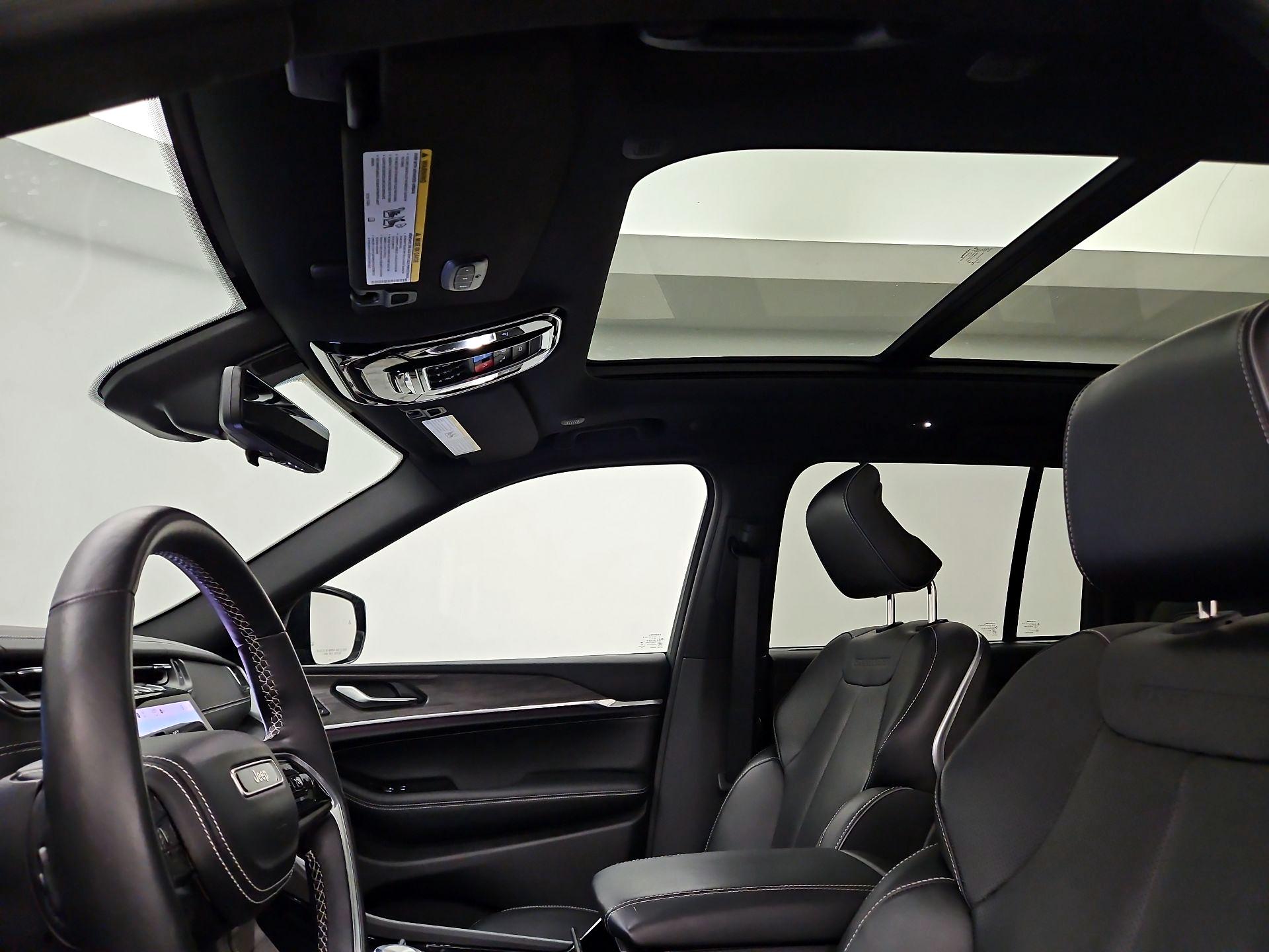 Thumbnail: 2022 Jeep Grand Cherokee - 20