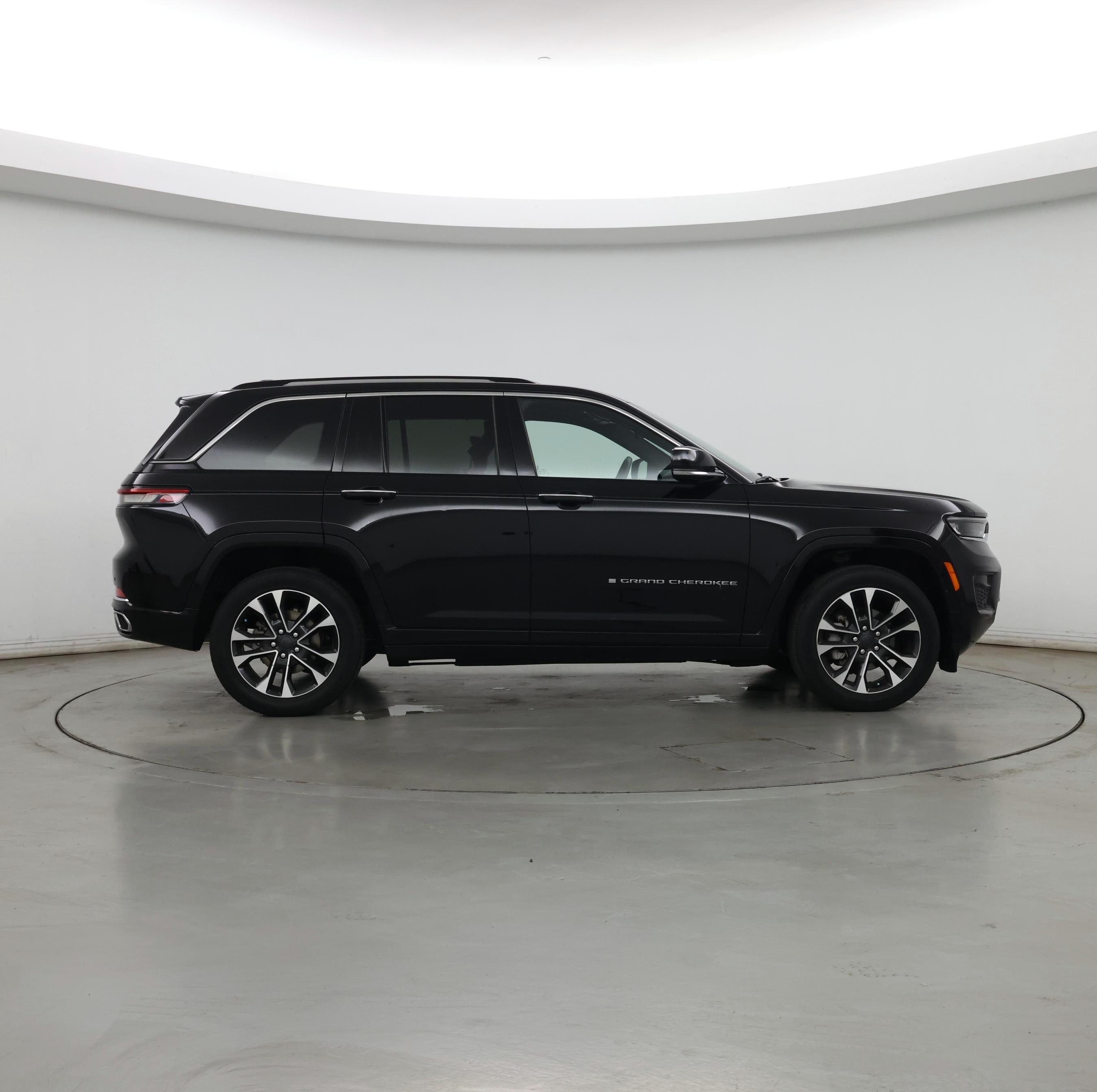 Thumbnail: 2022 Jeep Grand Cherokee - 7