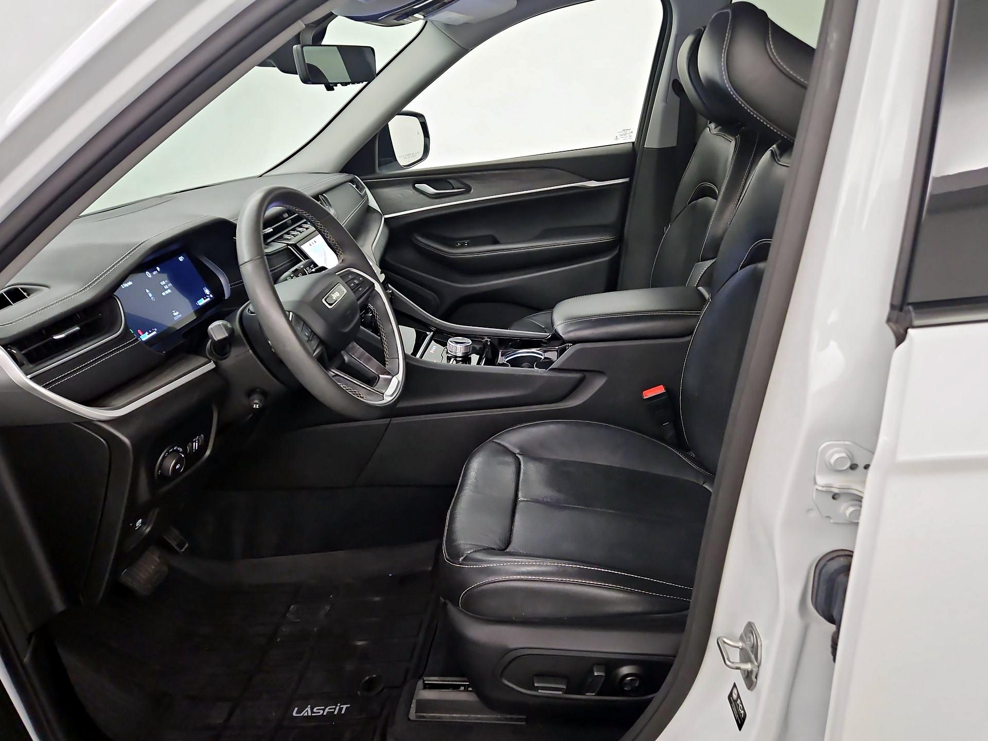 Thumbnail: 2023 Jeep Grand Cherokee L - 11