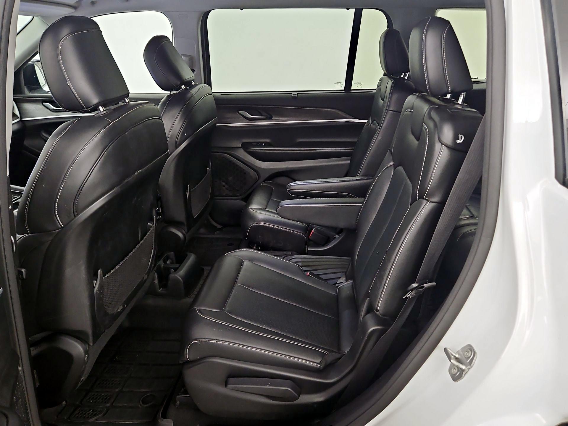 Thumbnail: 2023 Jeep Grand Cherokee L - 20