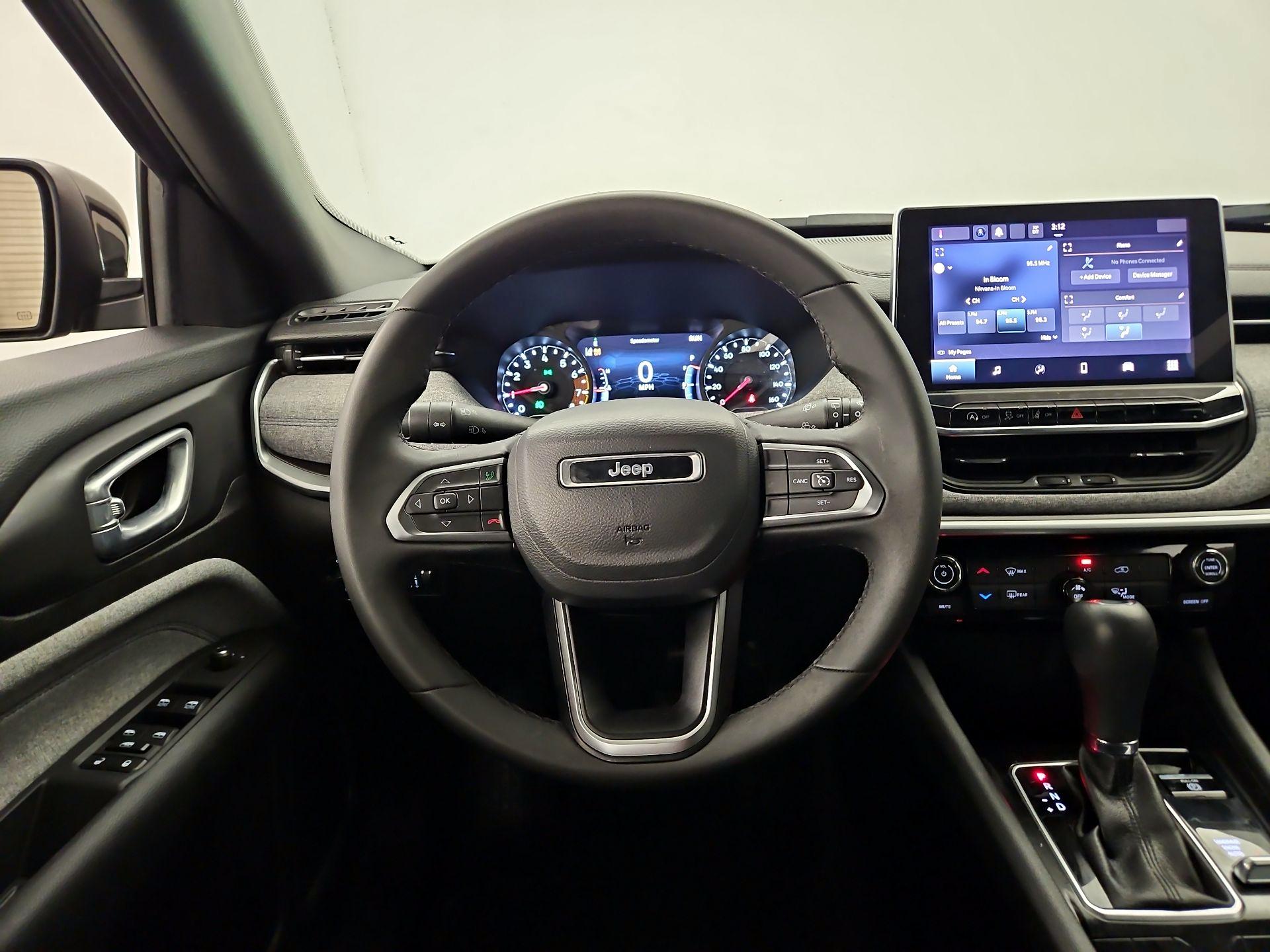Thumbnail: 2023 Jeep Compass - 10