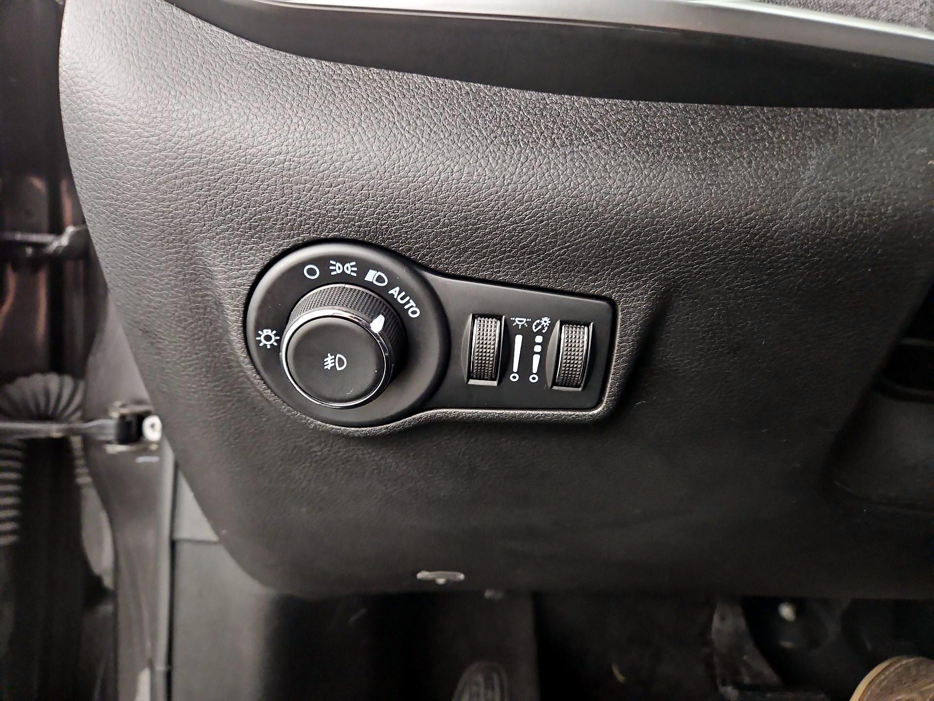 Thumbnail: 2023 Jeep Compass - 13