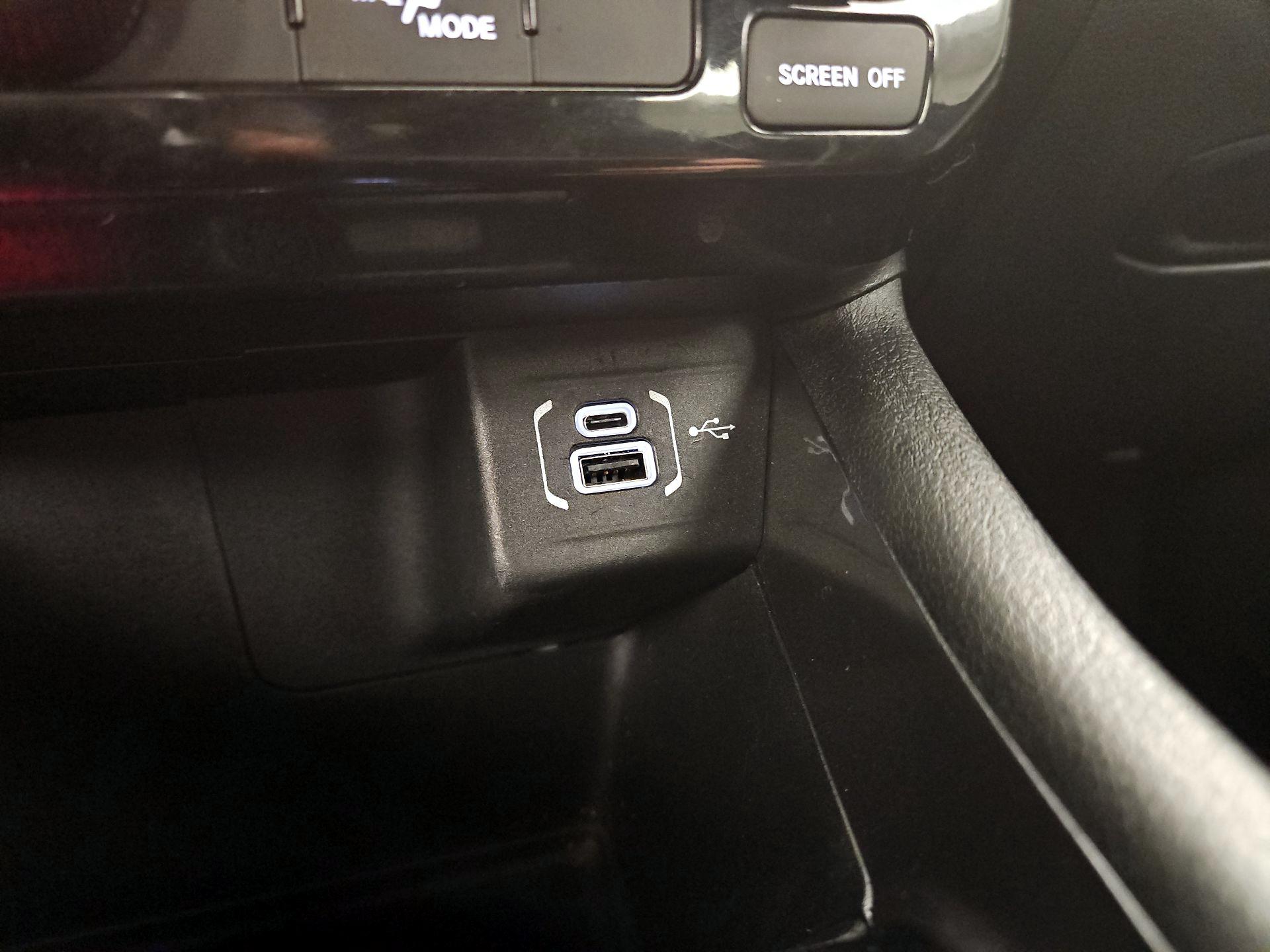Thumbnail: 2023 Jeep Compass - 18