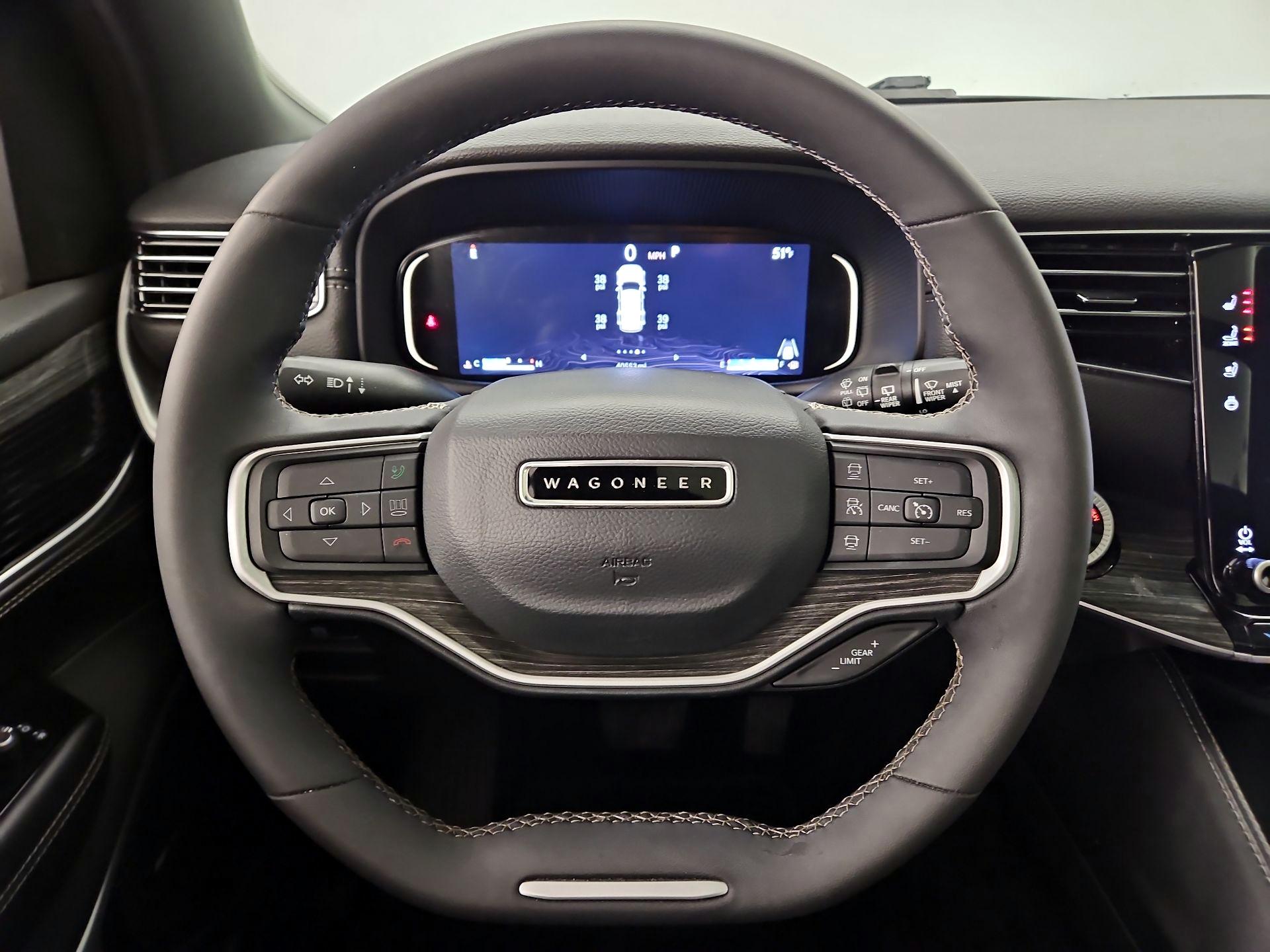 Thumbnail: 2022 Jeep Wagoneer - 10
