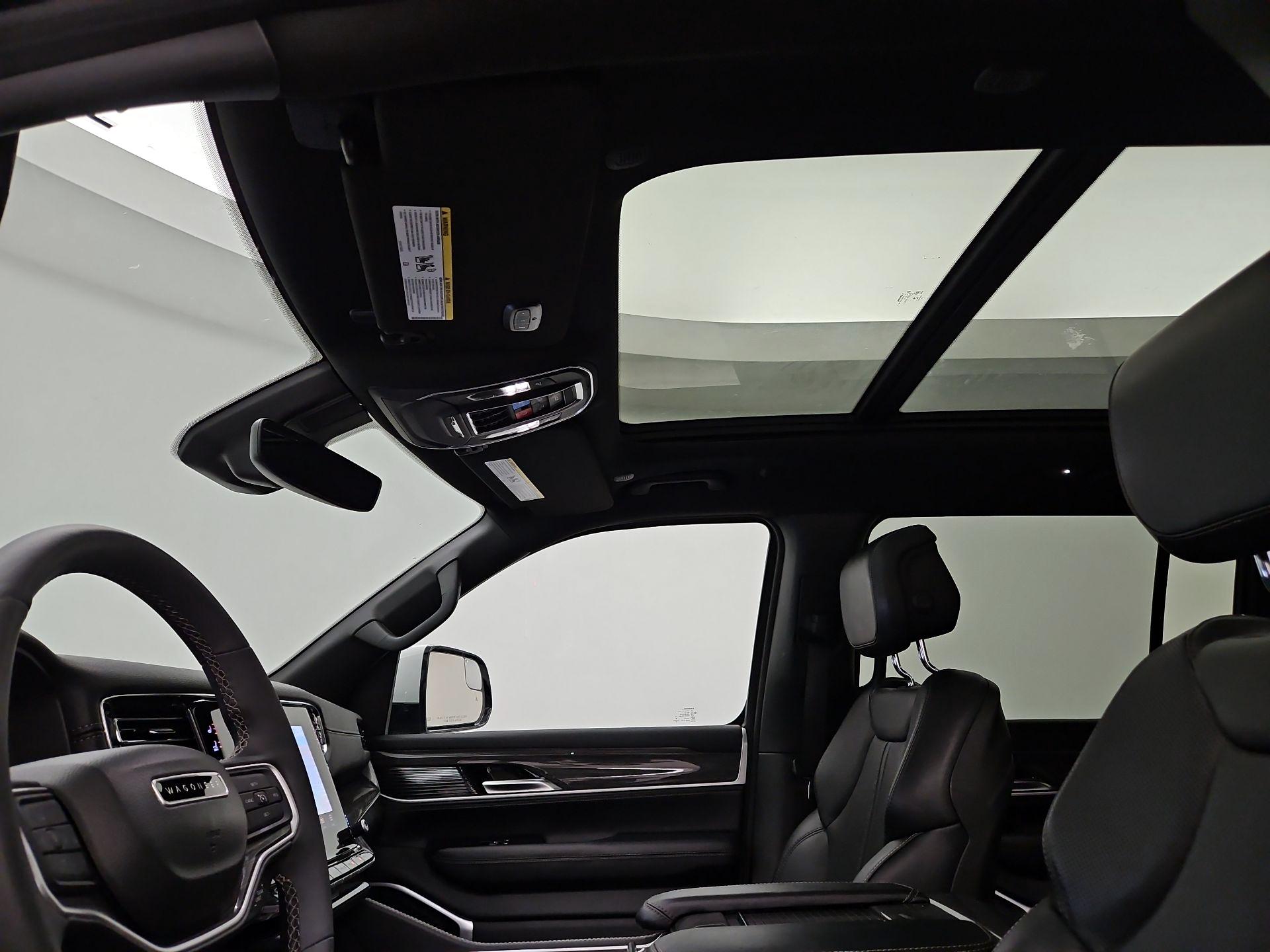 Thumbnail: 2022 Jeep Wagoneer - 20