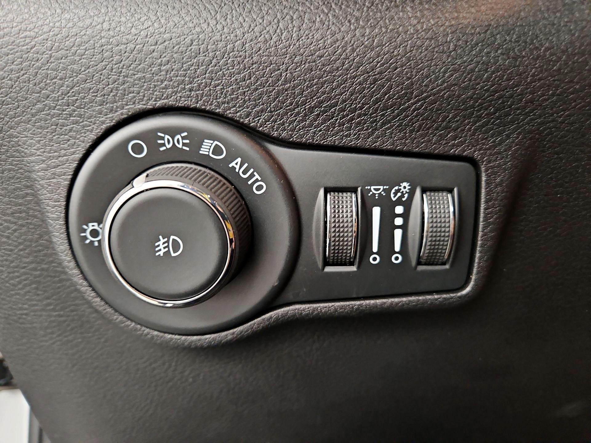 Thumbnail: 2022 Jeep Compass - 13