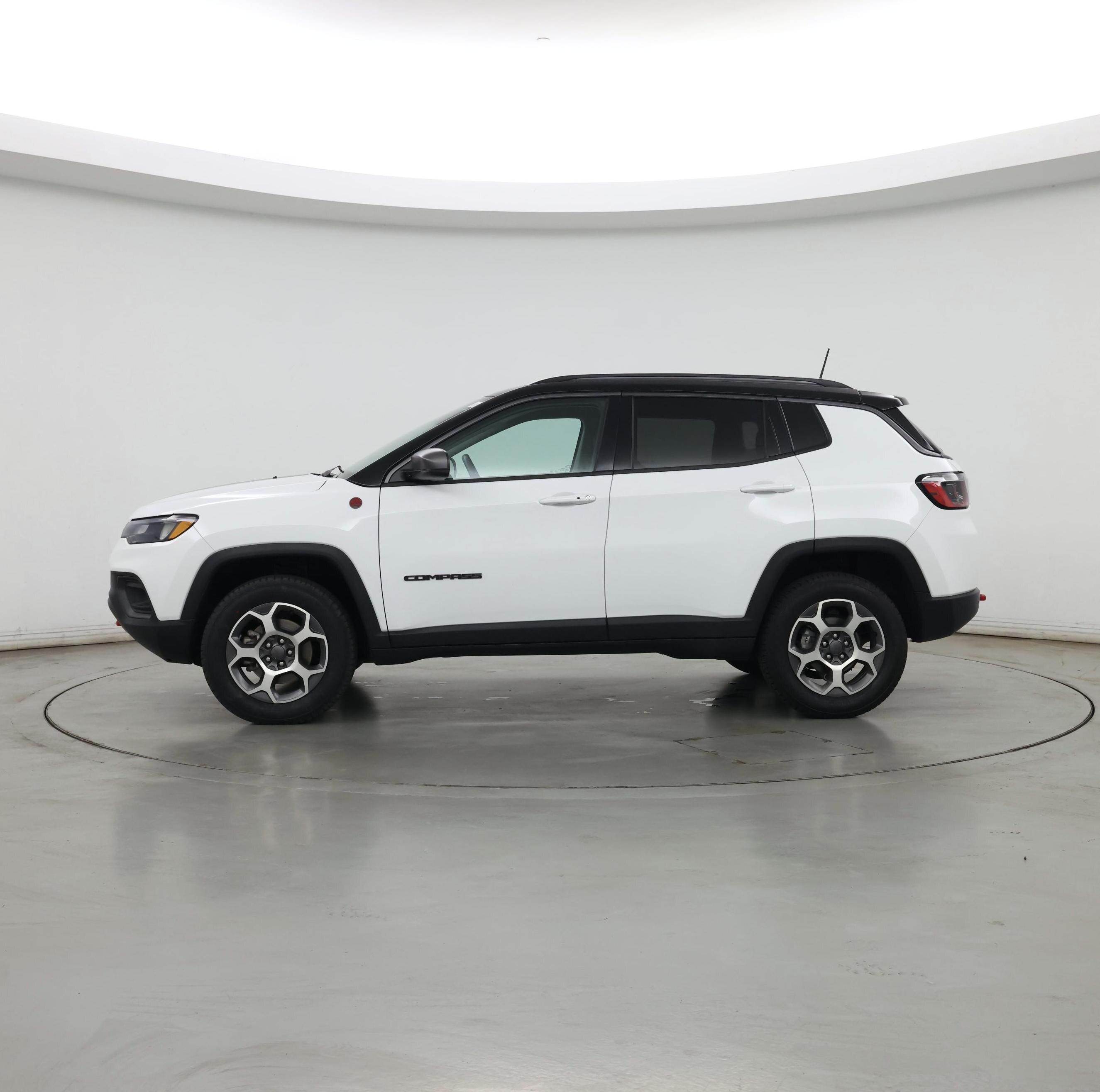 Thumbnail: 2022 Jeep Compass - 3