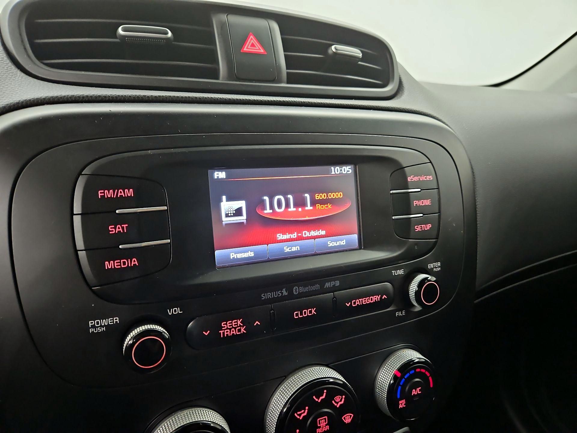 Thumbnail: 2015 Kia Soul - 15