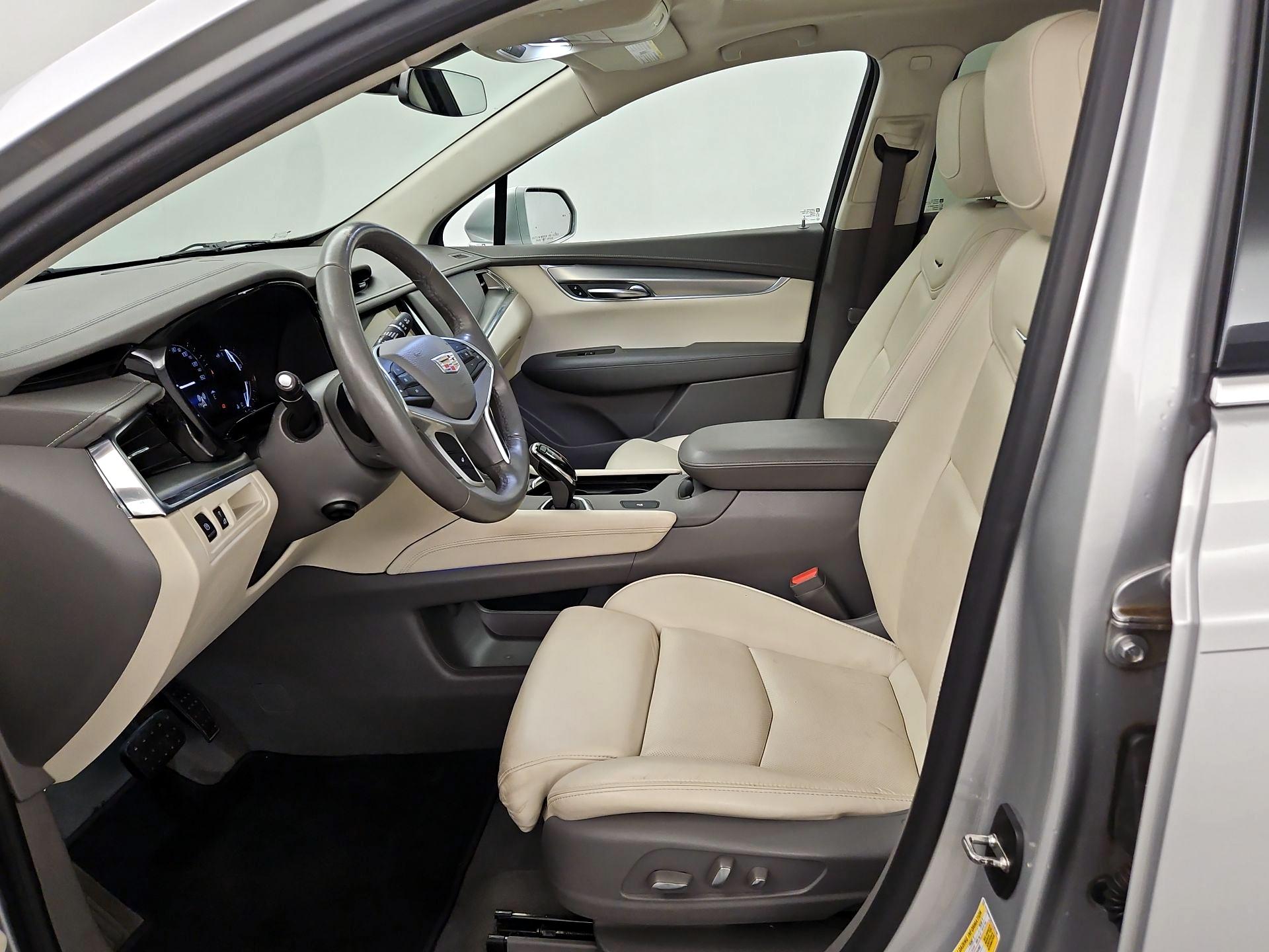 Thumbnail: 2017 Cadillac XT5 - 11