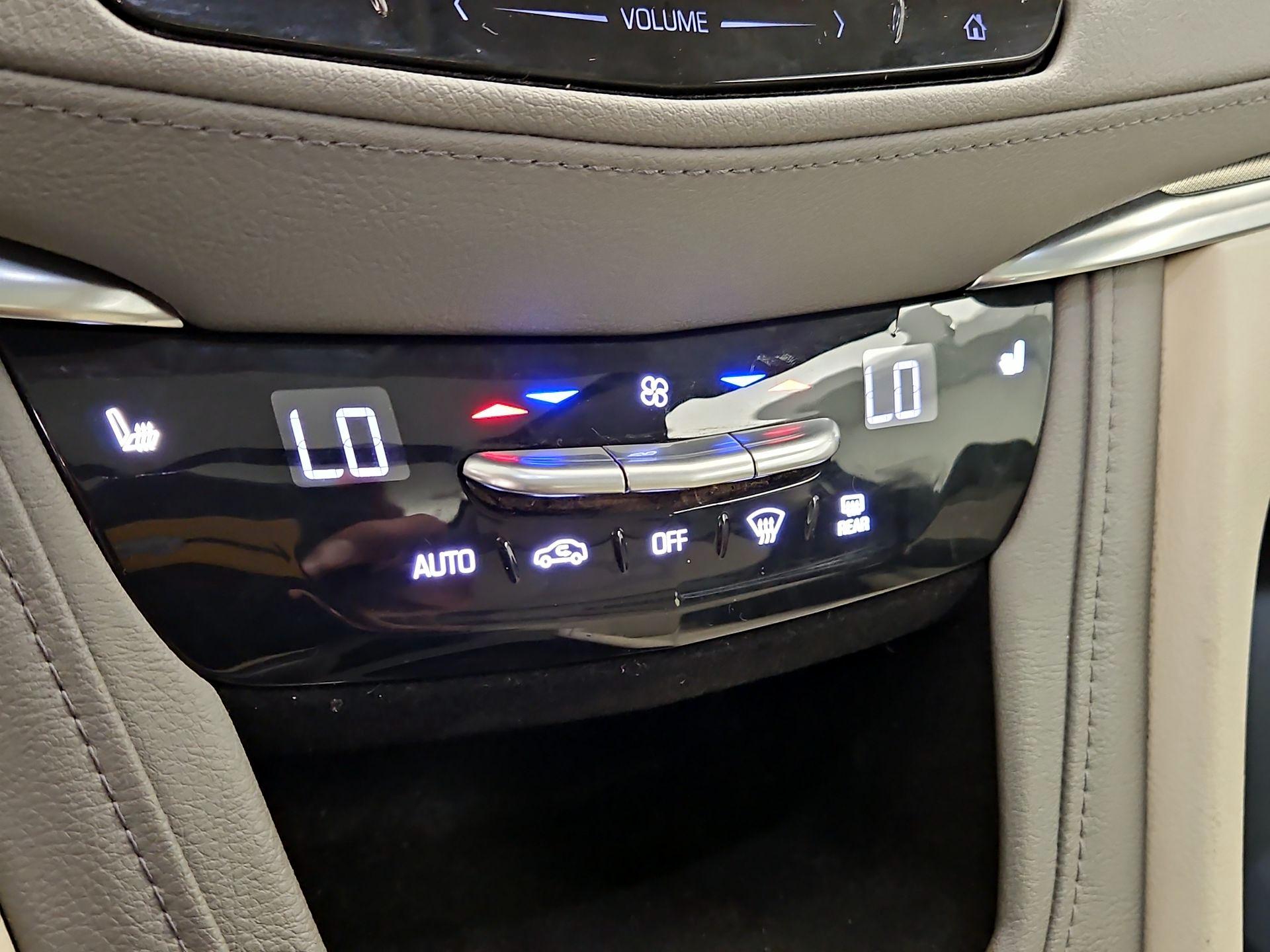 Thumbnail: 2017 Cadillac XT5 - 16