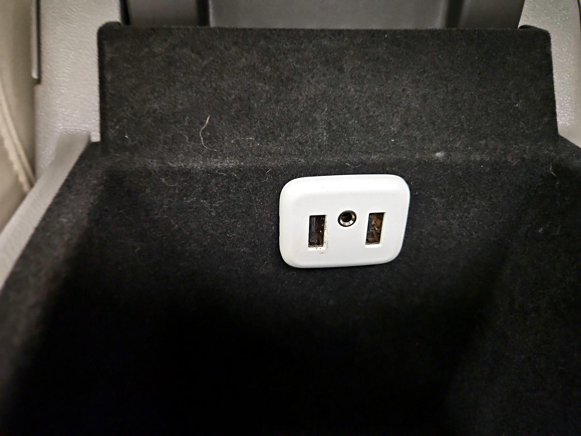 Thumbnail: 2017 Cadillac XT5 - 18