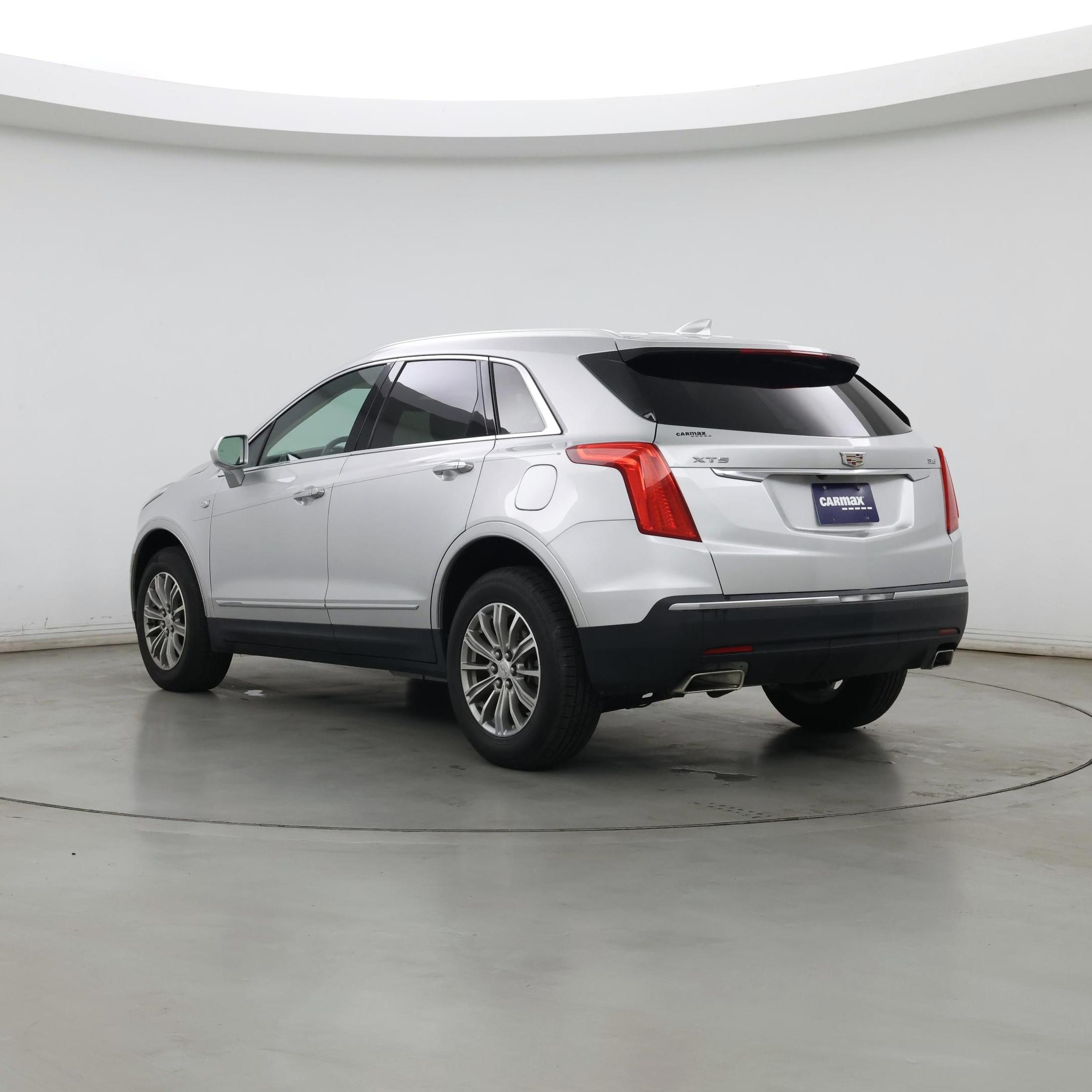 Thumbnail: 2017 Cadillac XT5 - 2
