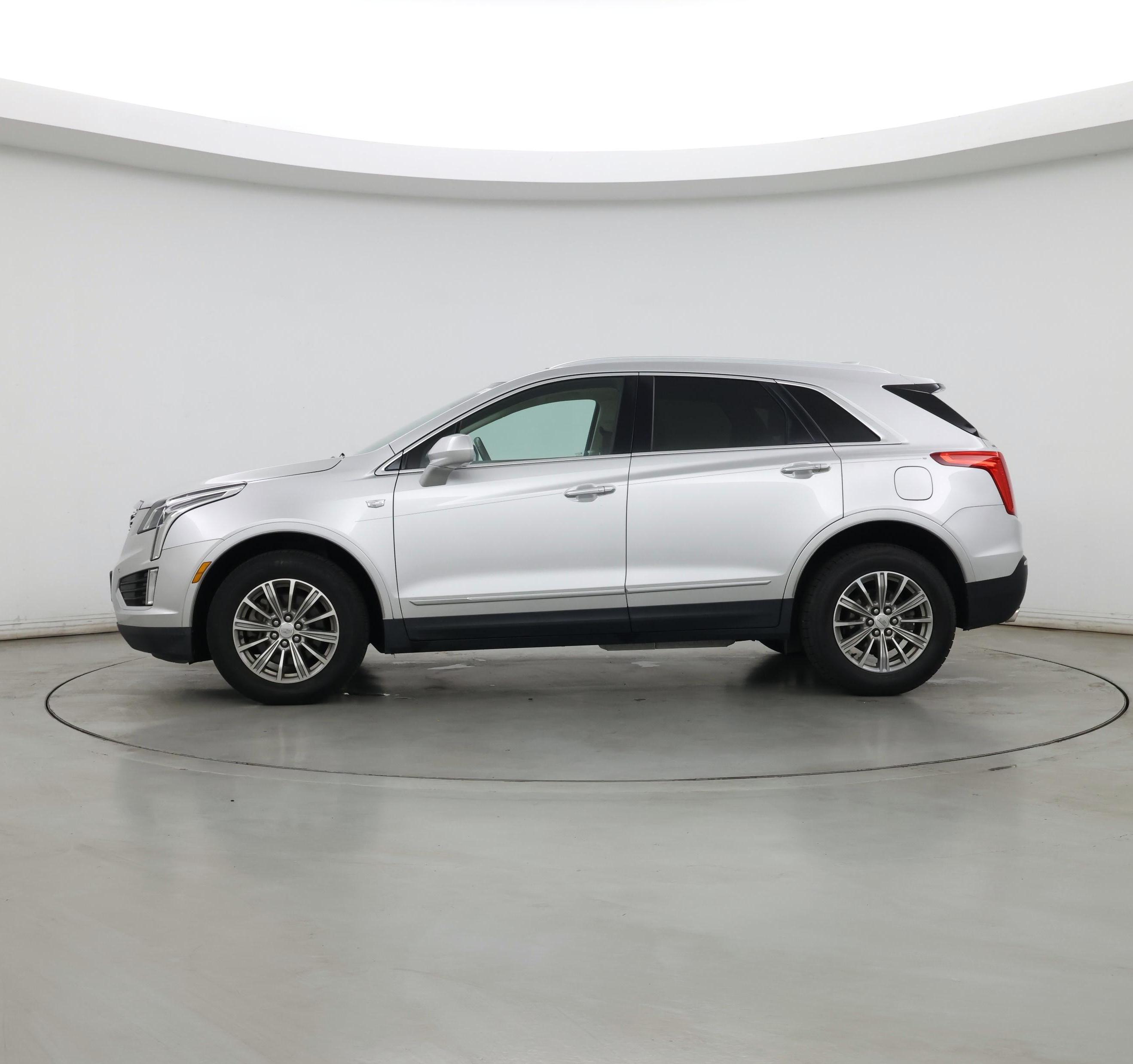 Thumbnail: 2017 Cadillac XT5 - 3