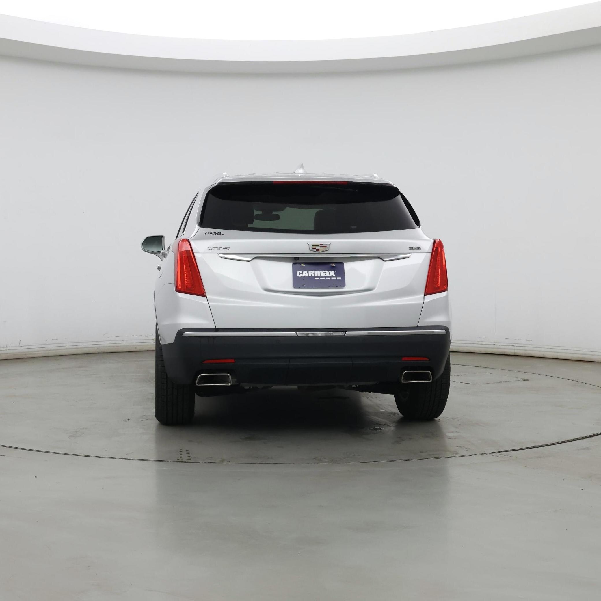 Thumbnail: 2017 Cadillac XT5 - 6