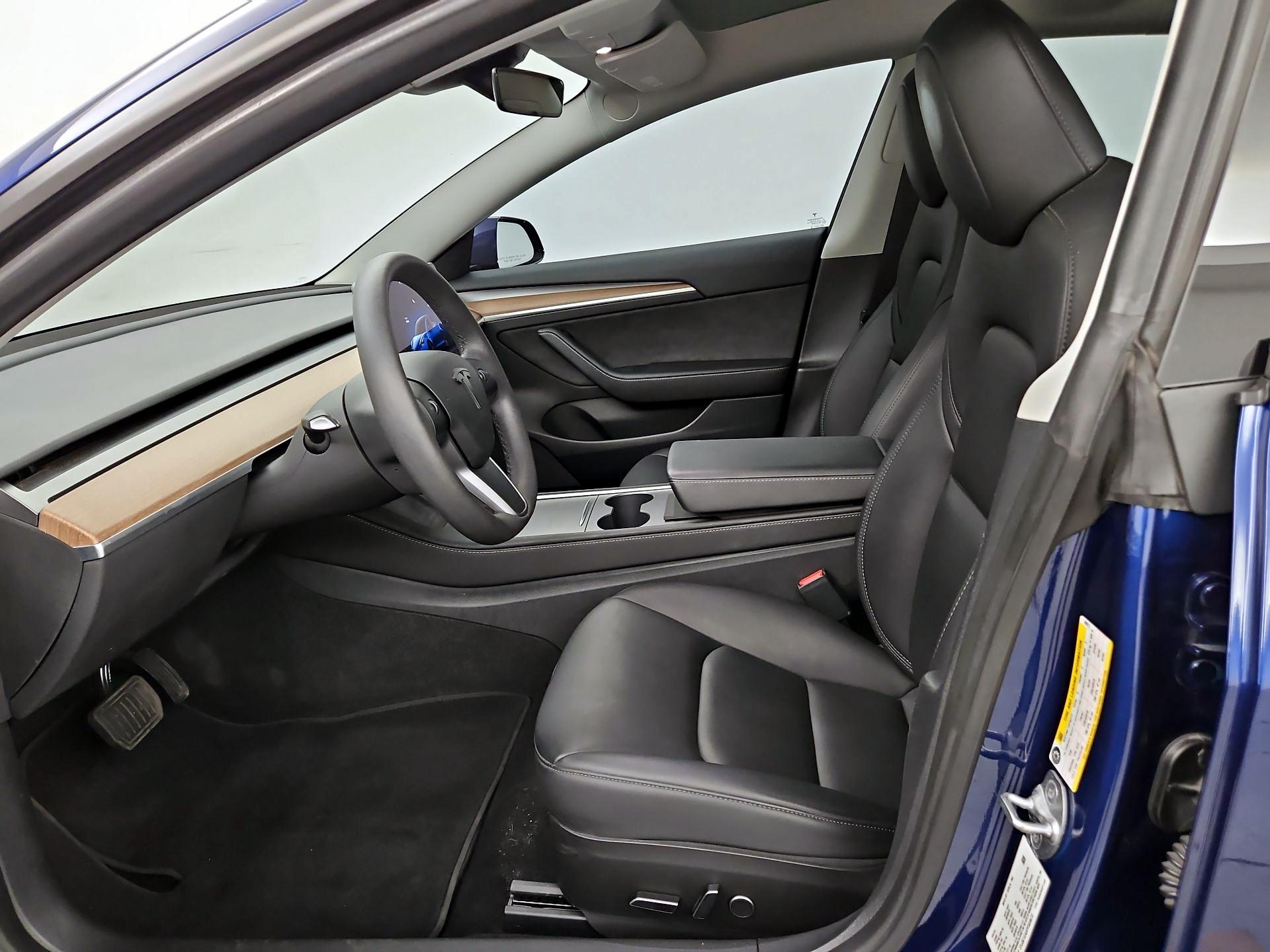 Thumbnail: 2023 Tesla Model 3 - 11