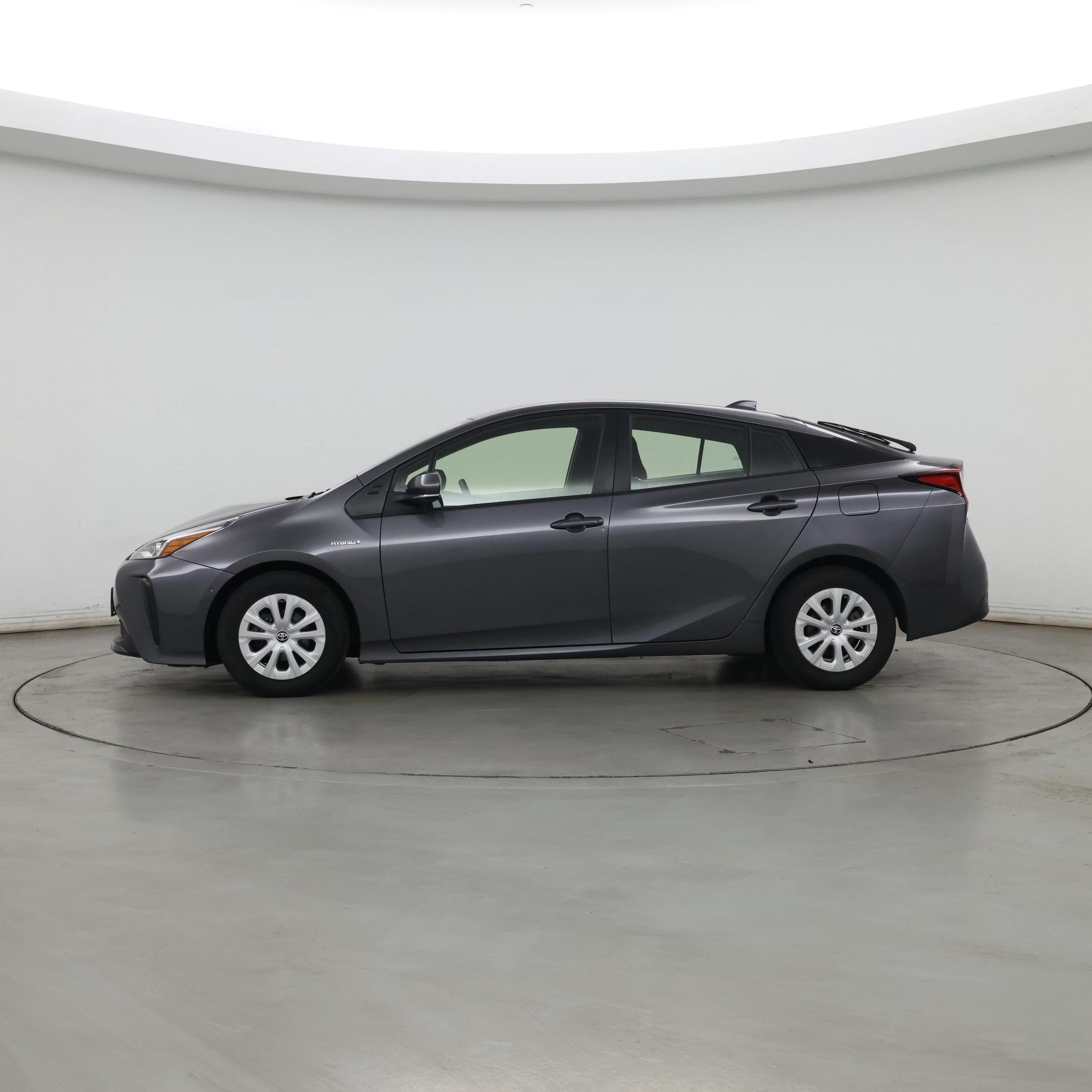 Thumbnail: 2021 Toyota Prius - 3