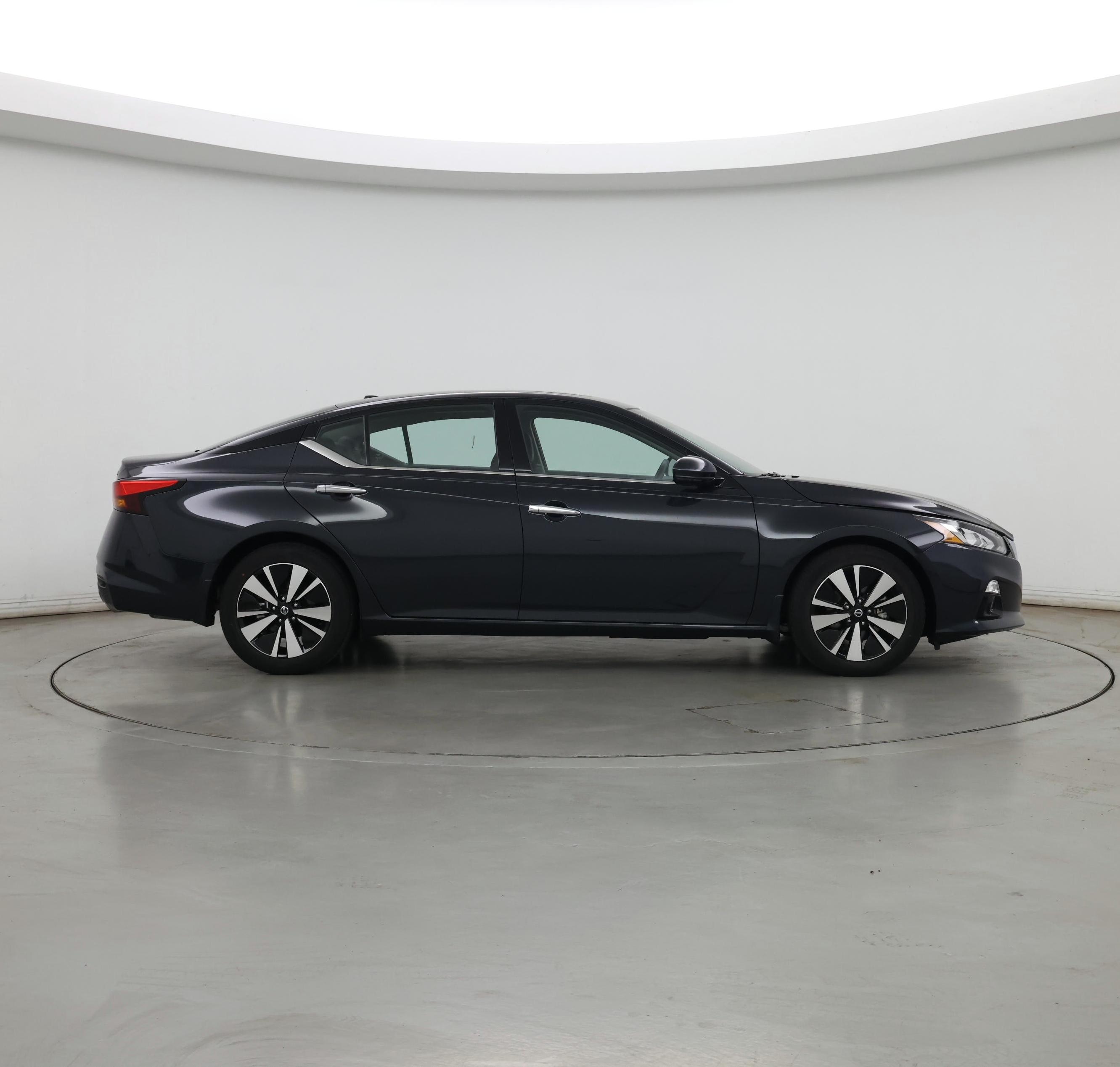 Thumbnail: 2022 Nissan Altima - 7