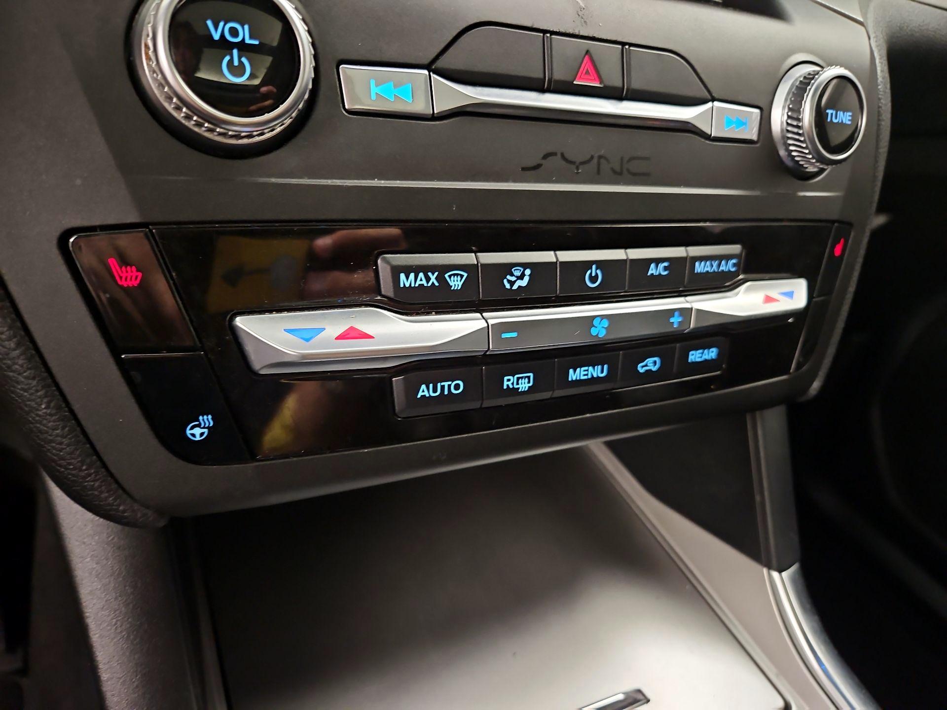 Thumbnail: 2020 Ford Explorer - 17
