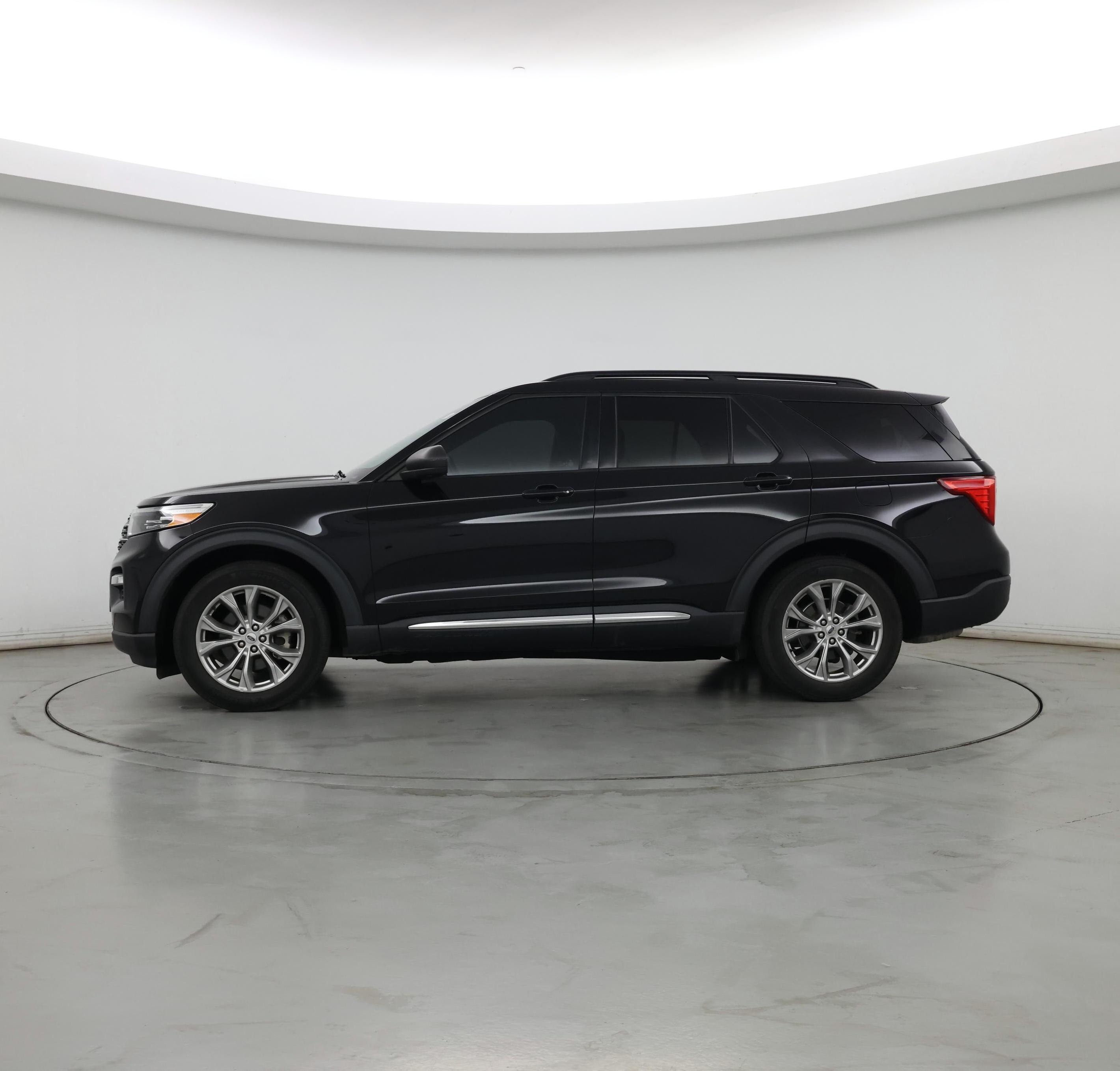 Thumbnail: 2020 Ford Explorer - 3