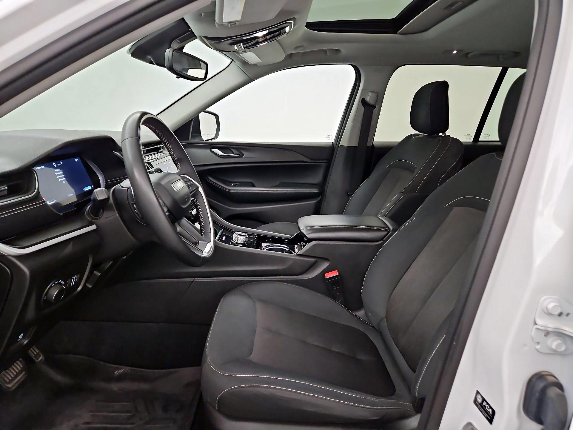 Thumbnail: 2023 Jeep Grand Cherokee - 11