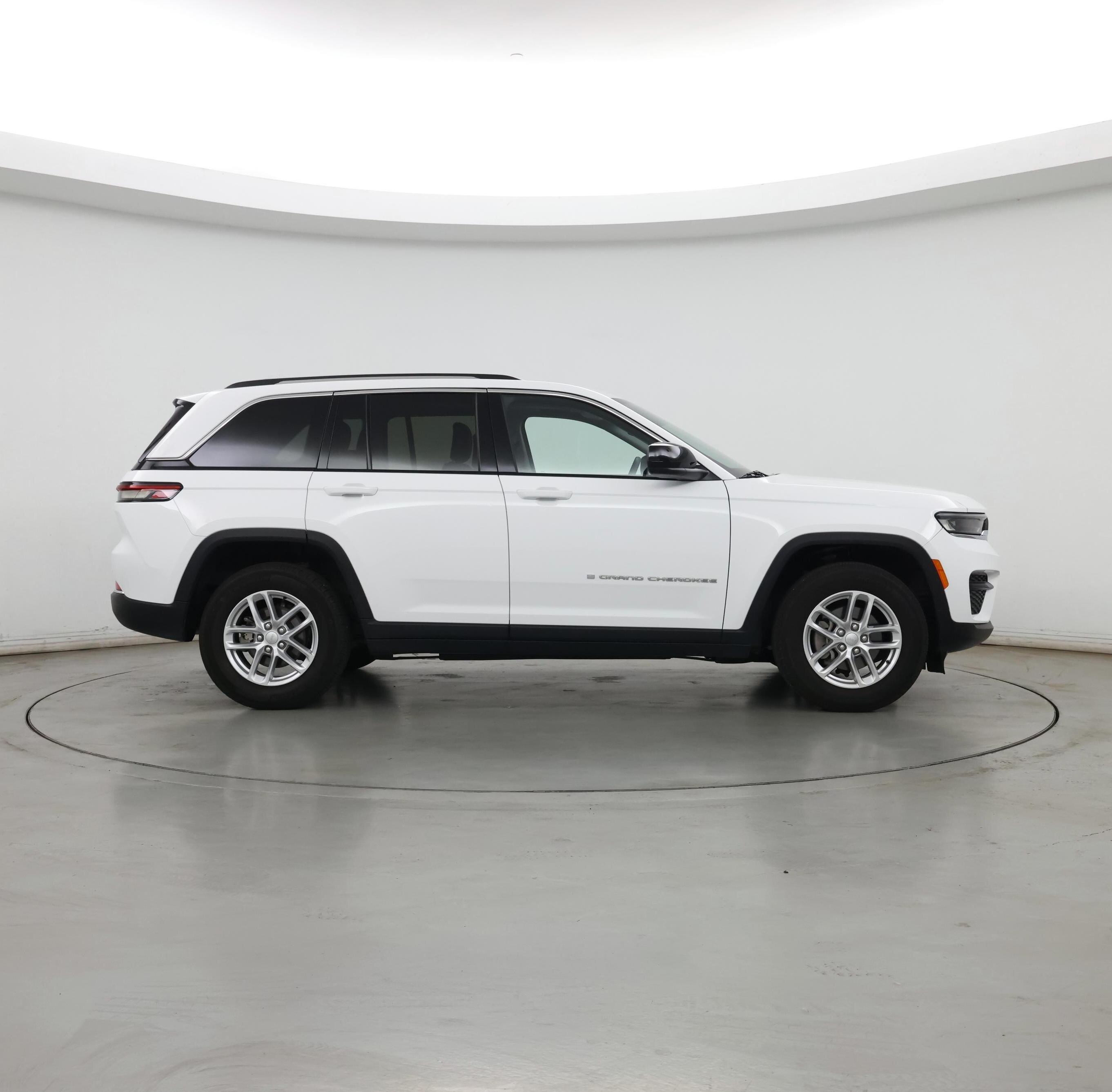 Thumbnail: 2023 Jeep Grand Cherokee - 7