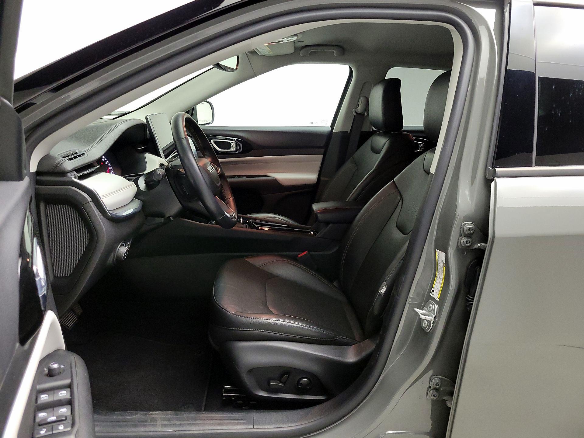 Thumbnail: 2022 Jeep Compass - 11