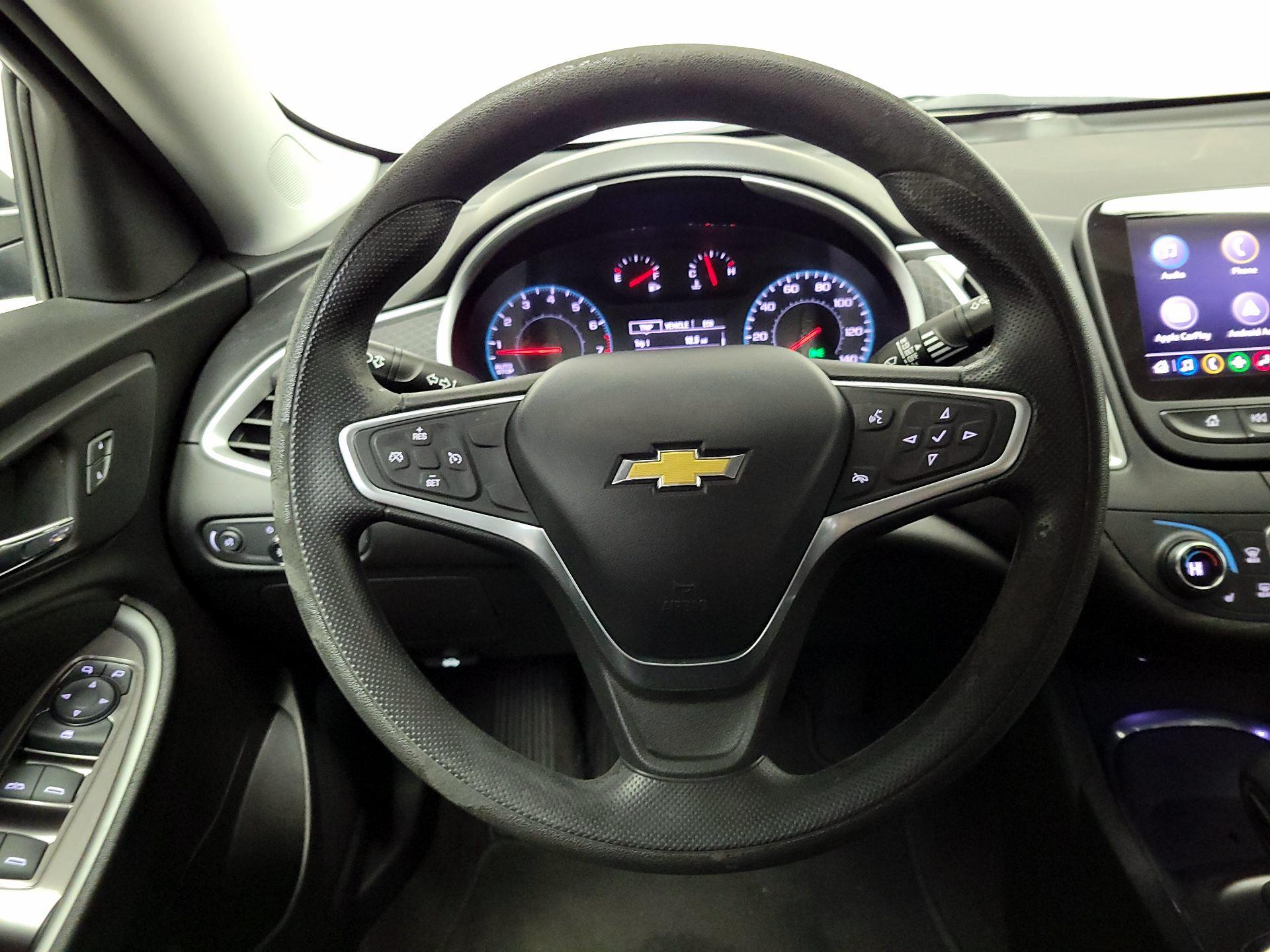 Thumbnail: 2022 Chevrolet Malibu - 10