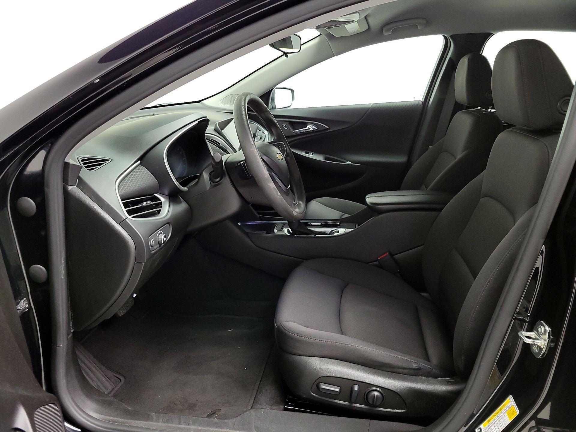 Thumbnail: 2022 Chevrolet Malibu - 11