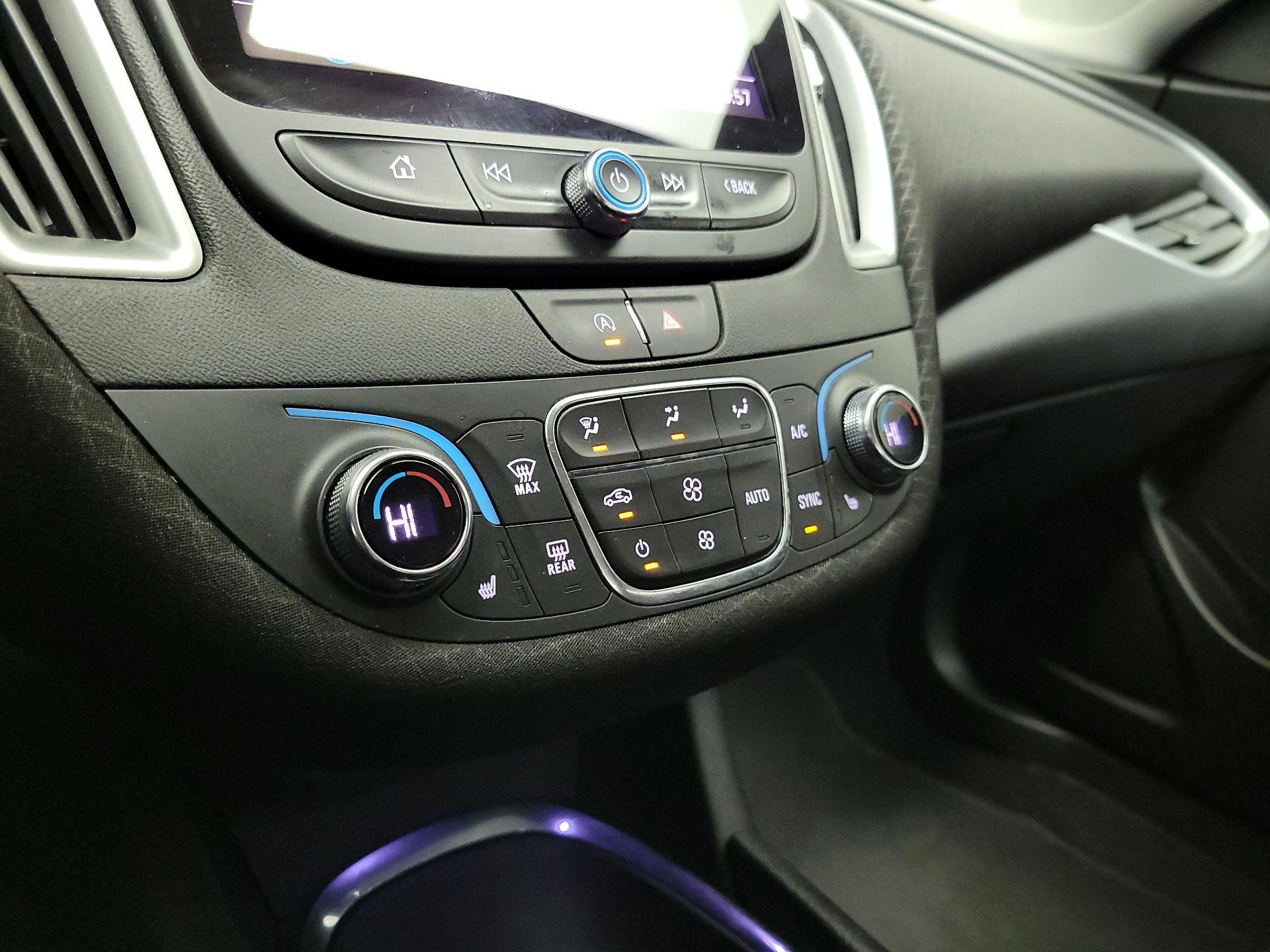 Thumbnail: 2022 Chevrolet Malibu - 16