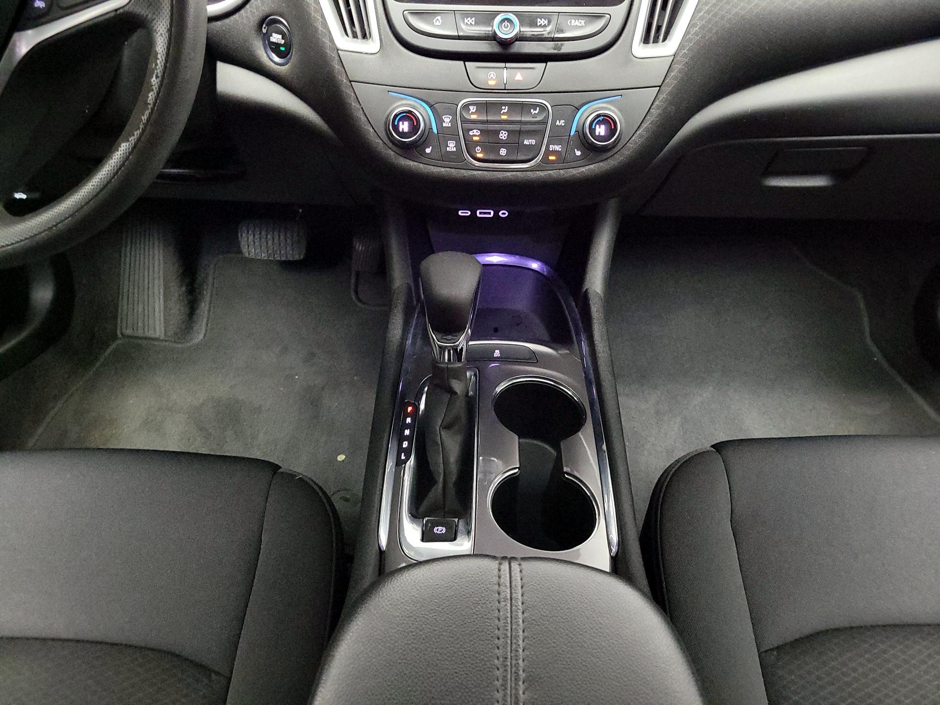 Thumbnail: 2022 Chevrolet Malibu - 17