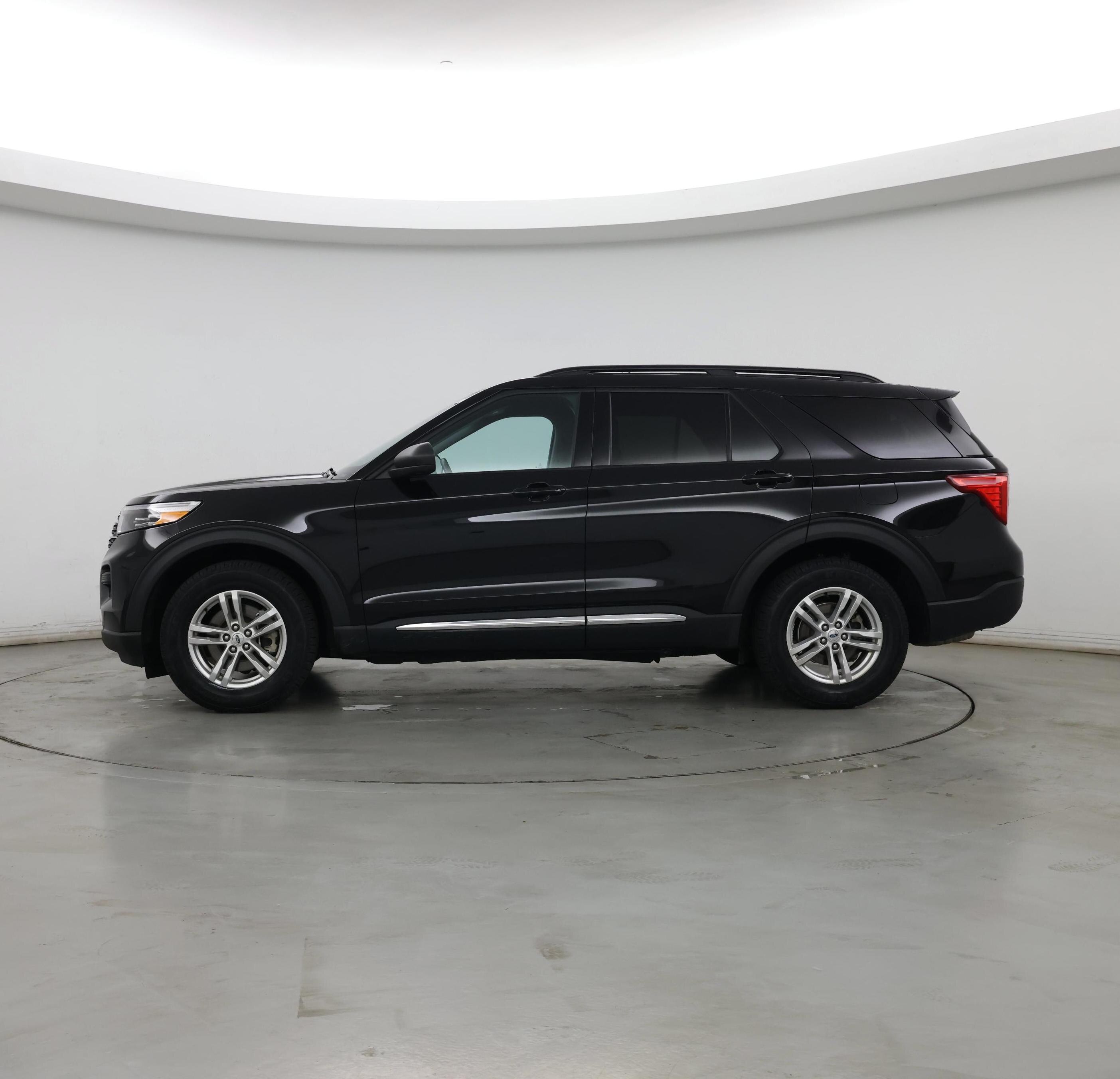 Thumbnail: 2023 Ford Explorer - 3