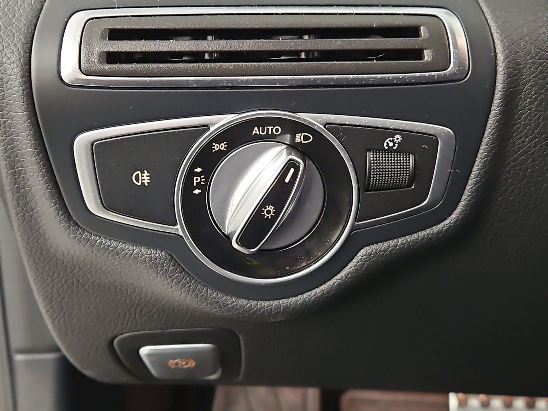 Thumbnail: 2016 Mercedes-Benz C-Class - 13