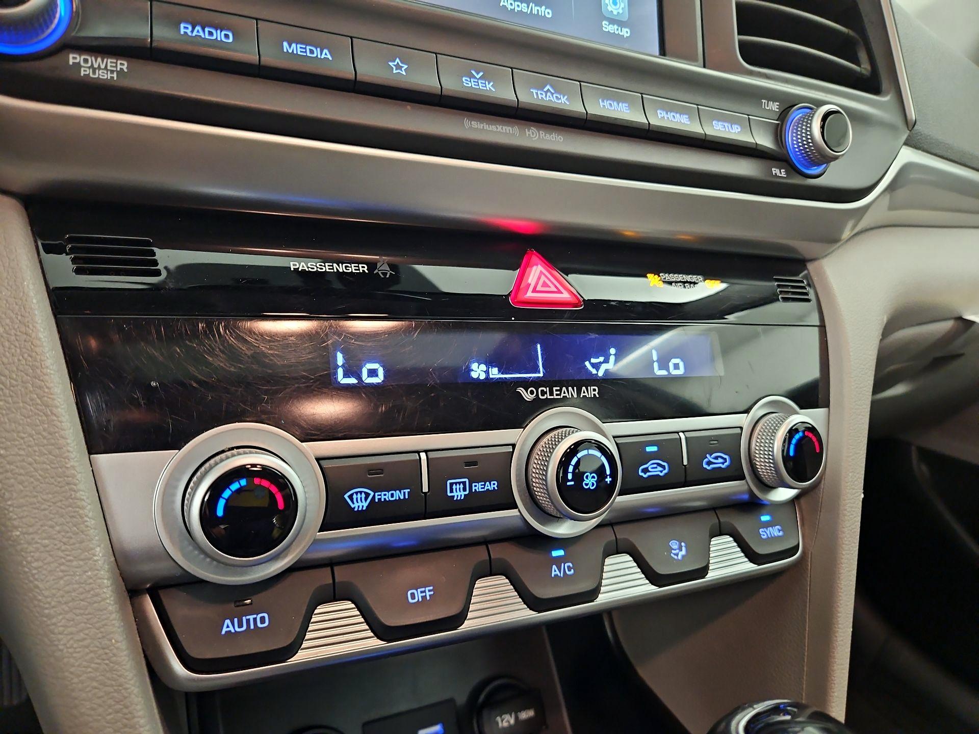 Thumbnail: 2020 Hyundai Elantra - 16