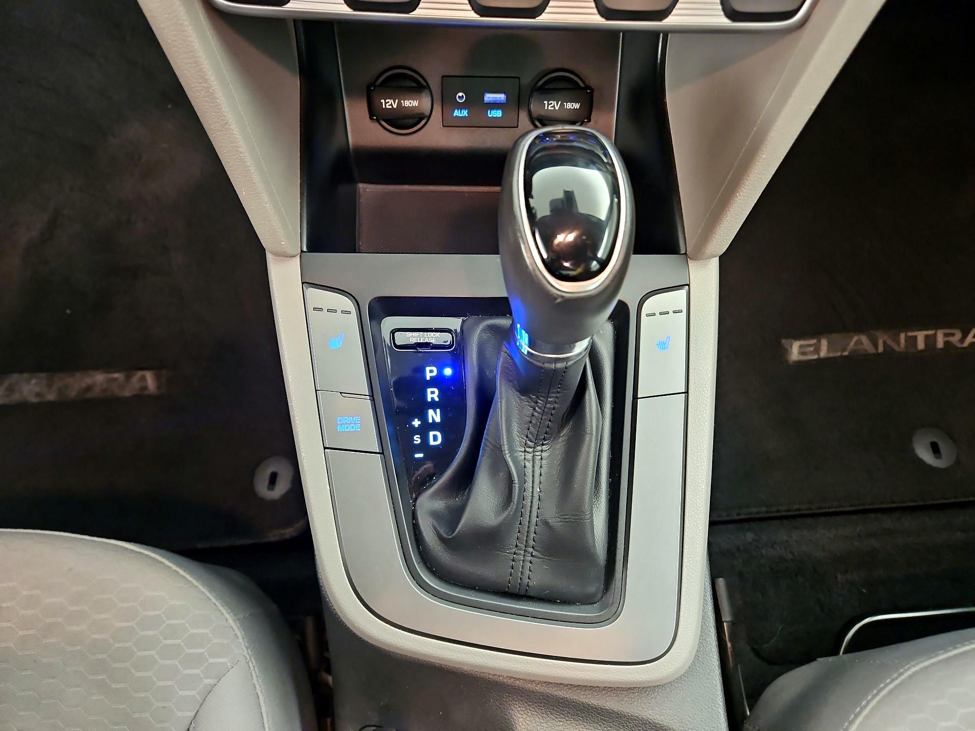 Thumbnail: 2020 Hyundai Elantra - 17