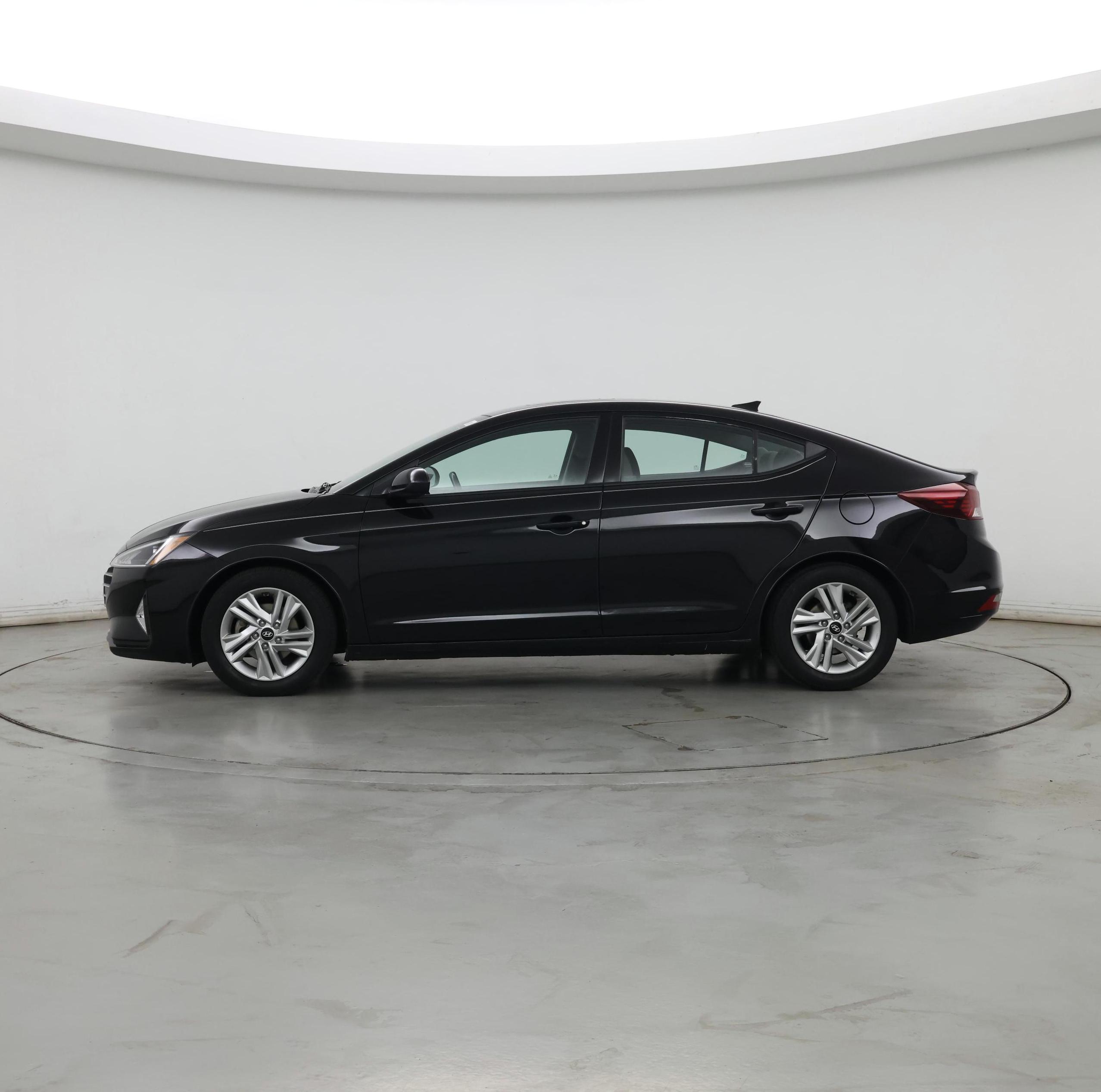 Thumbnail: 2020 Hyundai Elantra - 3