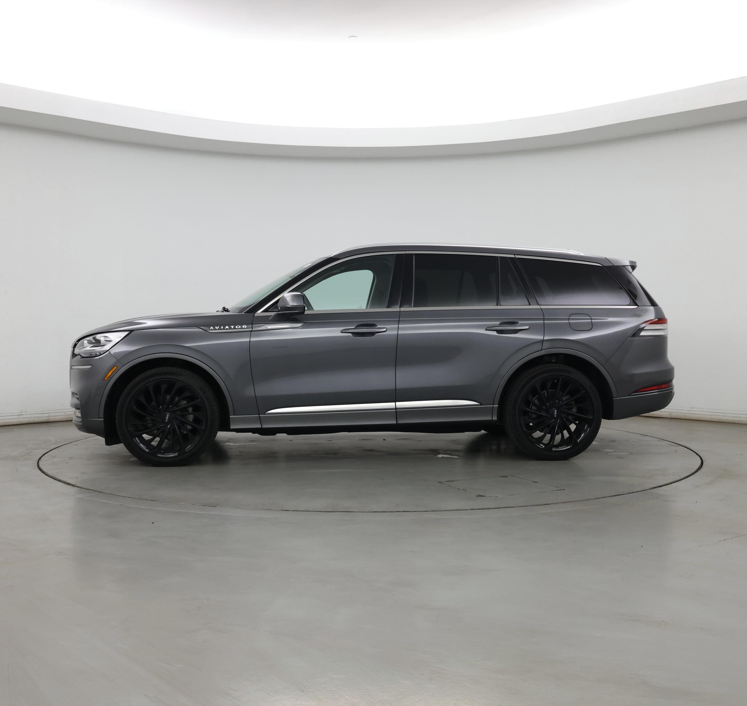 Thumbnail: 2021 Lincoln Aviator - 3