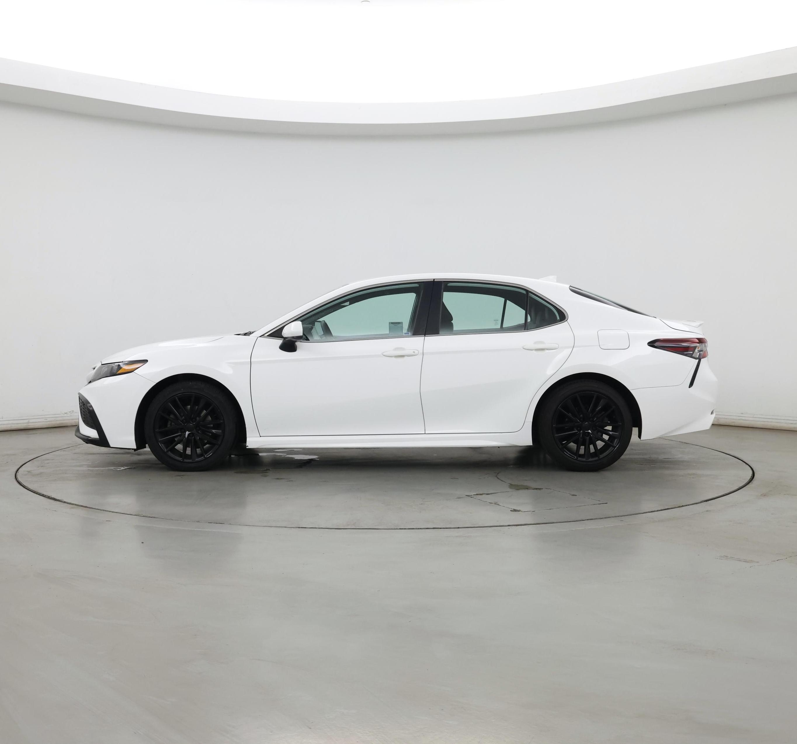 Thumbnail: 2021 Toyota Camry - 3
