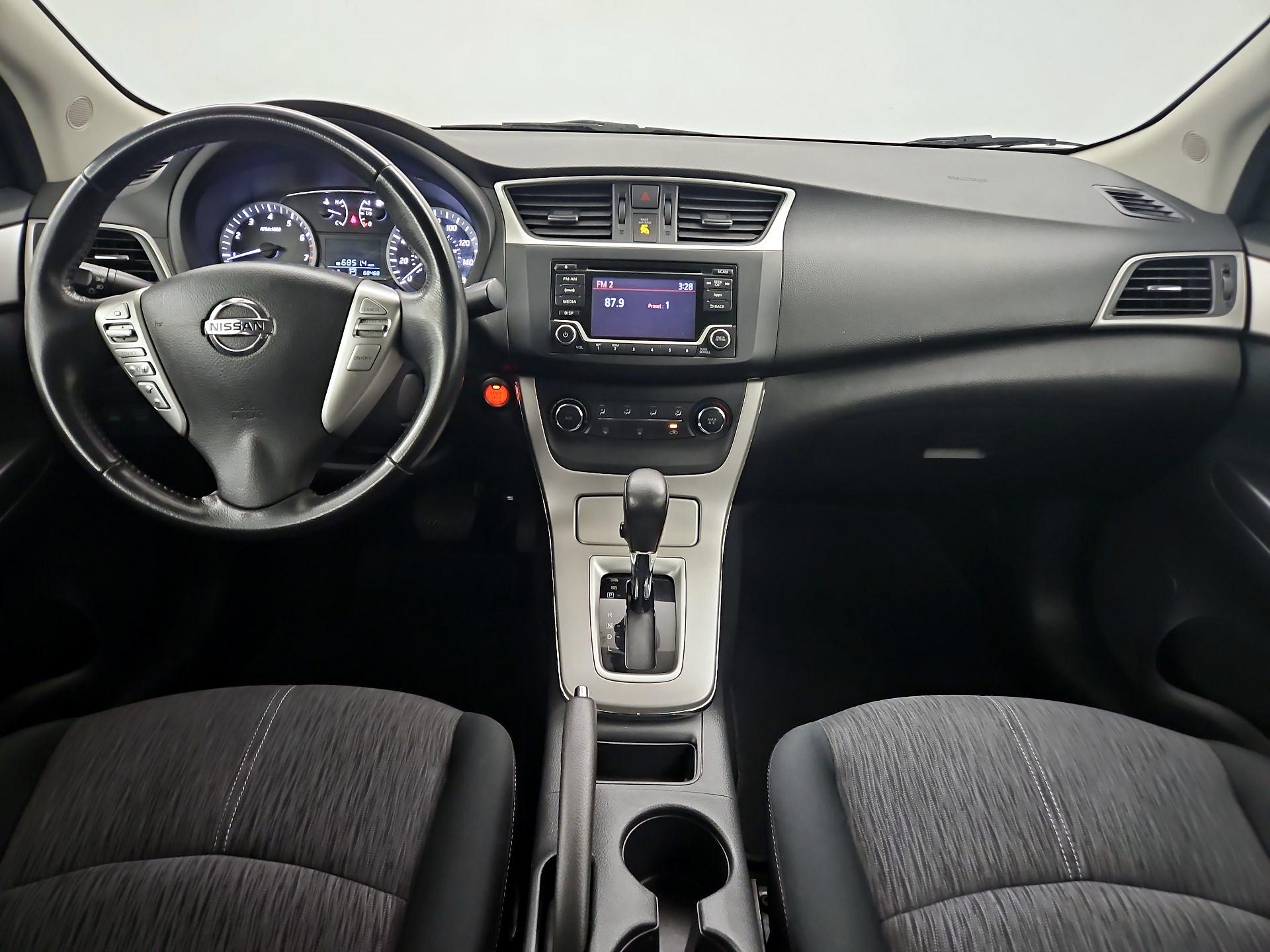 Thumbnail: 2015 Nissan Sentra - 9
