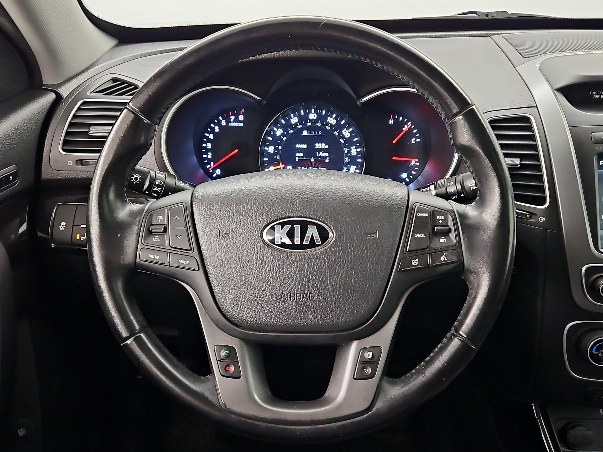 Thumbnail: 2015 Kia Sorento - 10